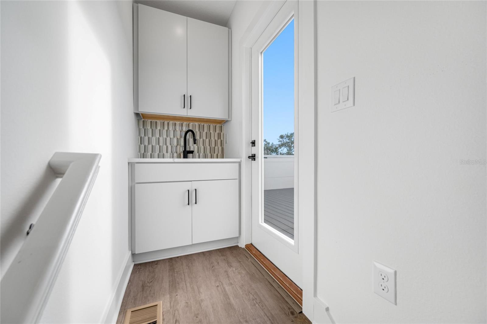 Listing photo id 45 for 315 15th Street N