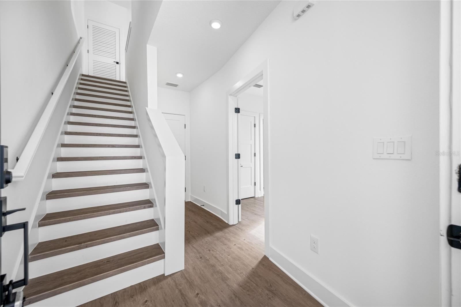 Listing photo id 5 for 315 15th Street N