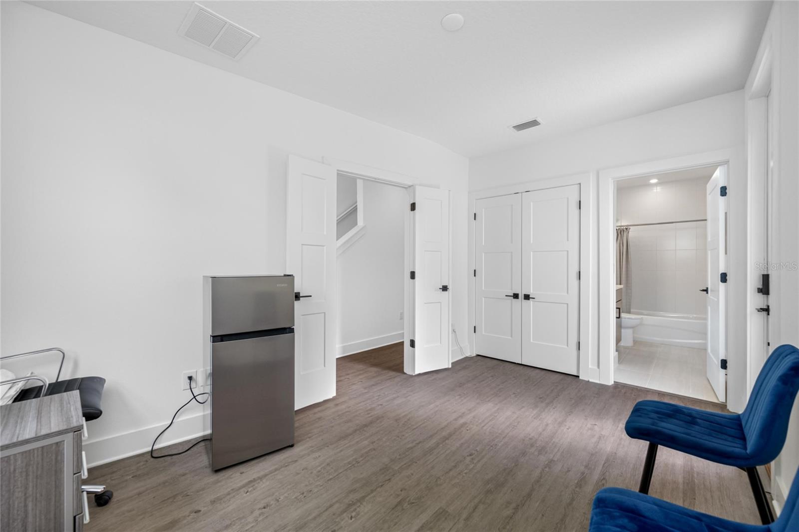 Listing photo id 7 for 315 15th Street N