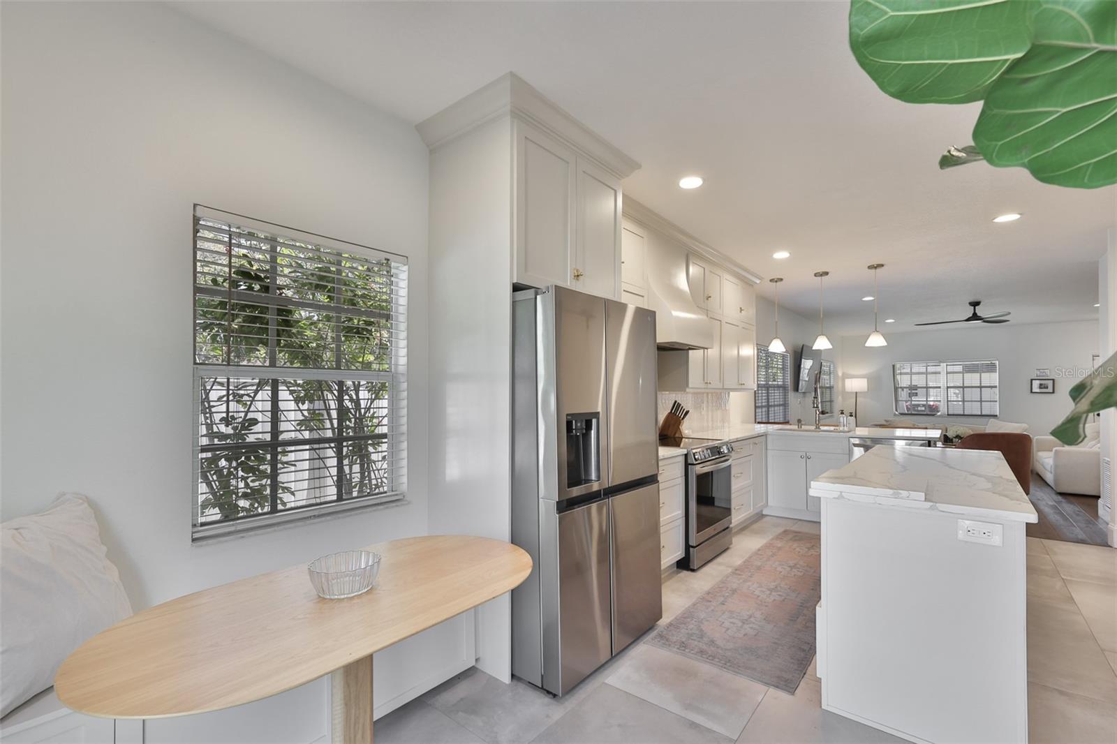 Listing photo id 12 for 803 Alfred Street