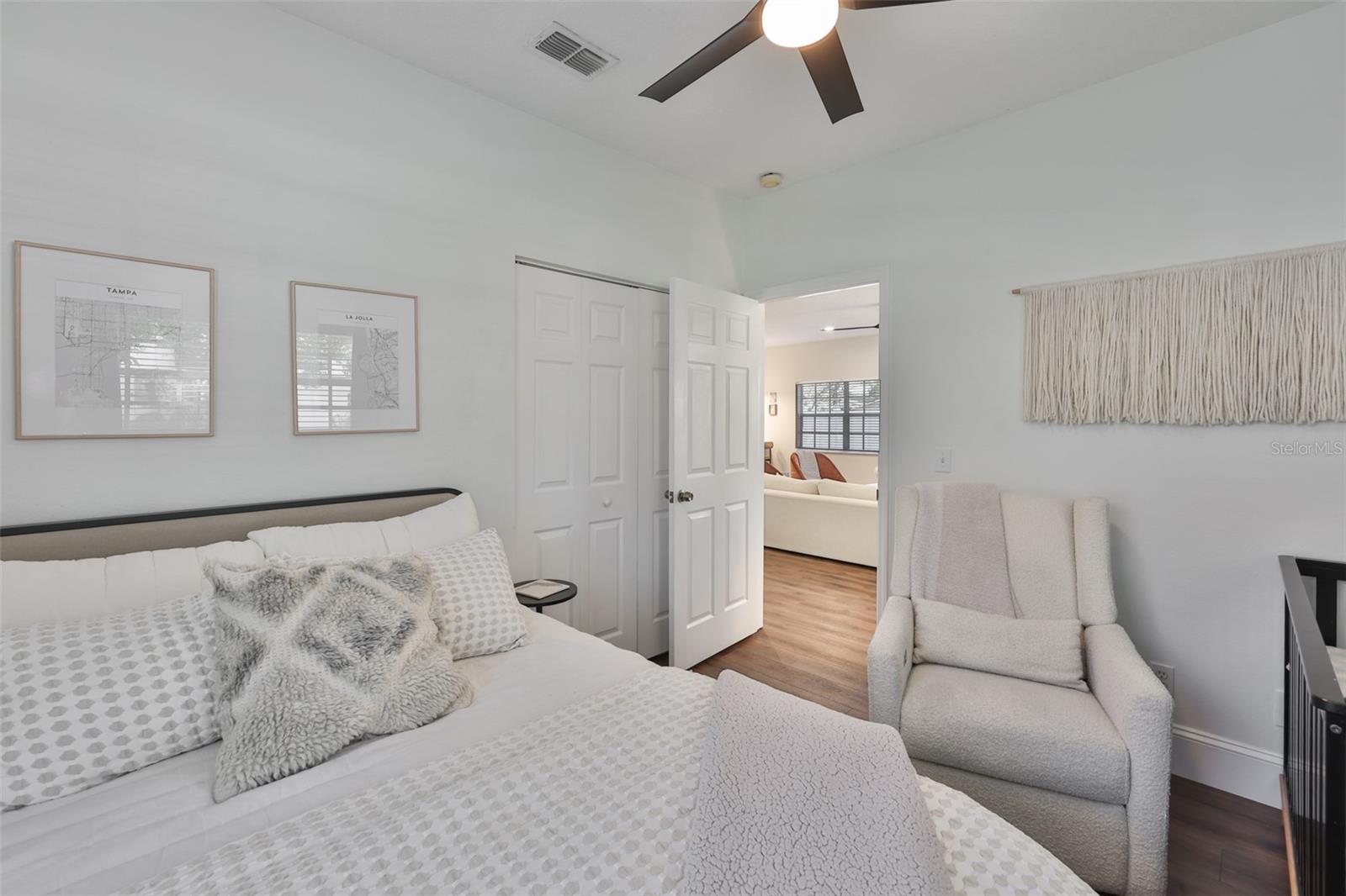 Listing photo id 16 for 803 Alfred Street