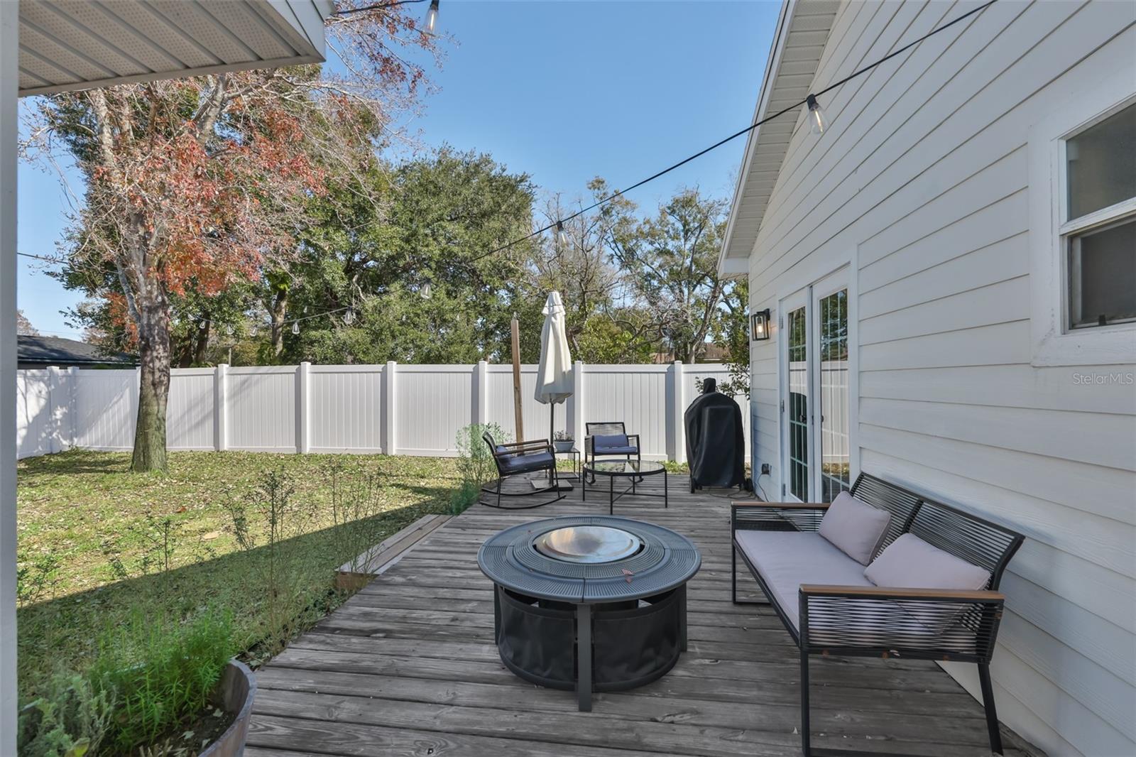 Listing photo id 29 for 803 Alfred Street