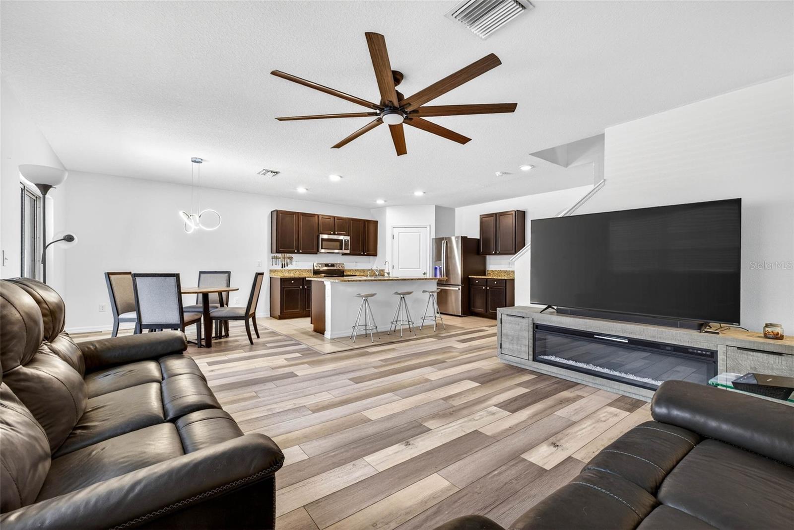 Image 18 of 59 For 6509 Wagon Trail Street