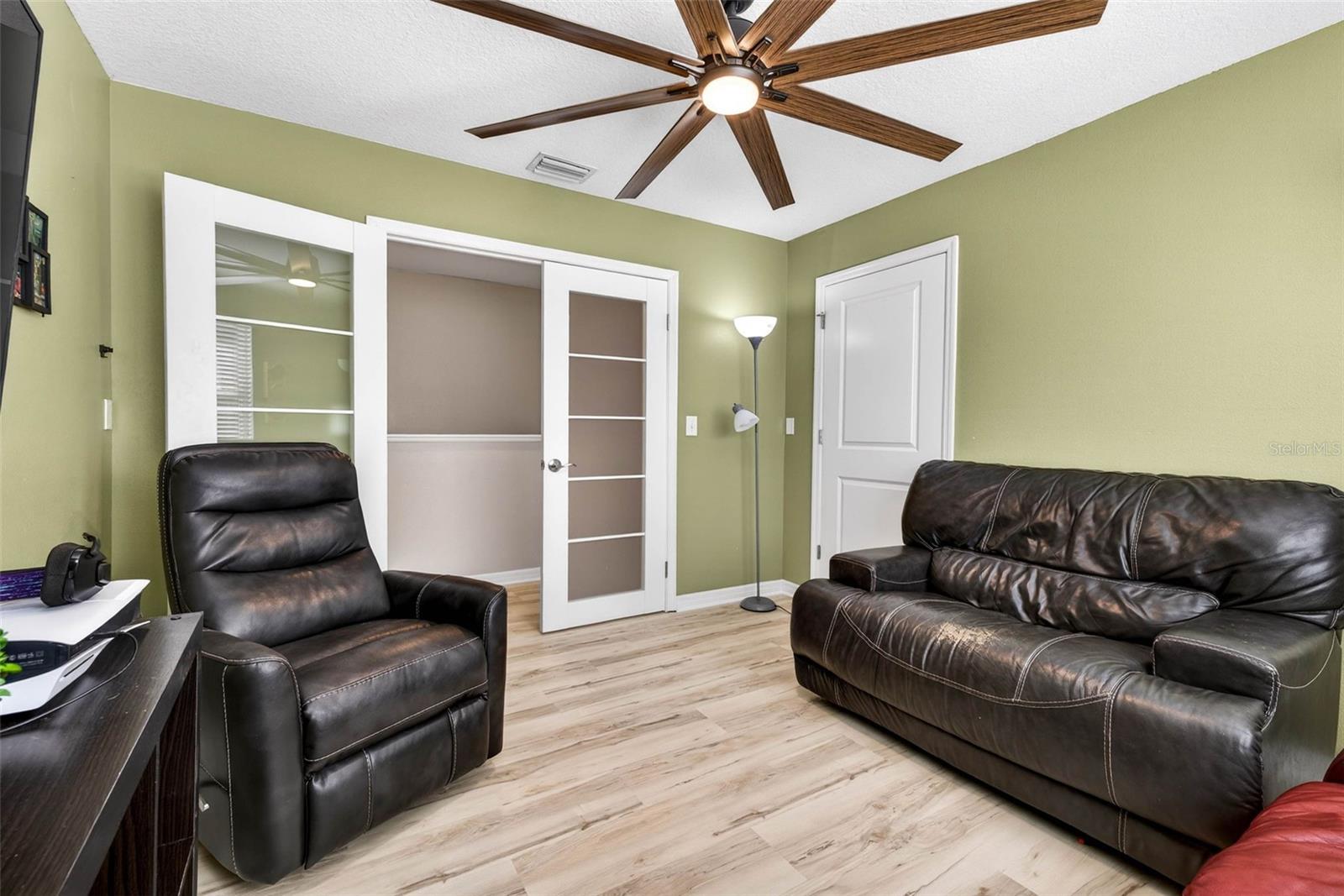 Image 27 of 59 For 6509 Wagon Trail Street