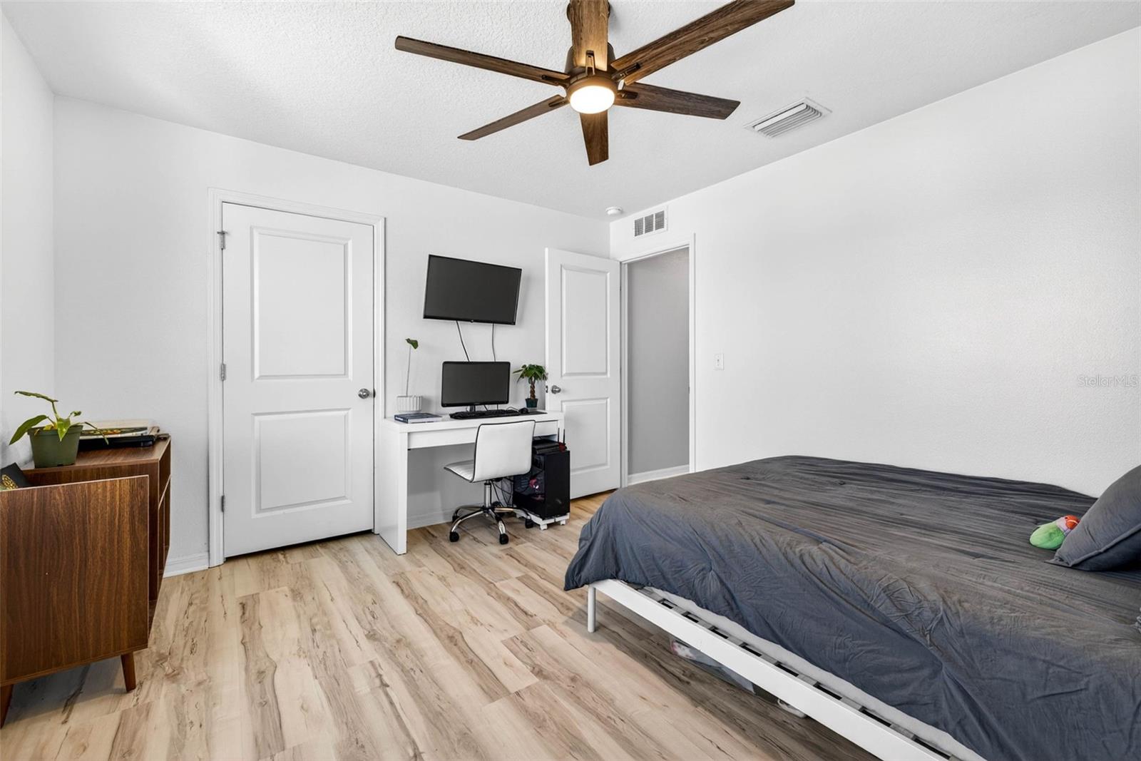 Image 29 of 59 For 6509 Wagon Trail Street