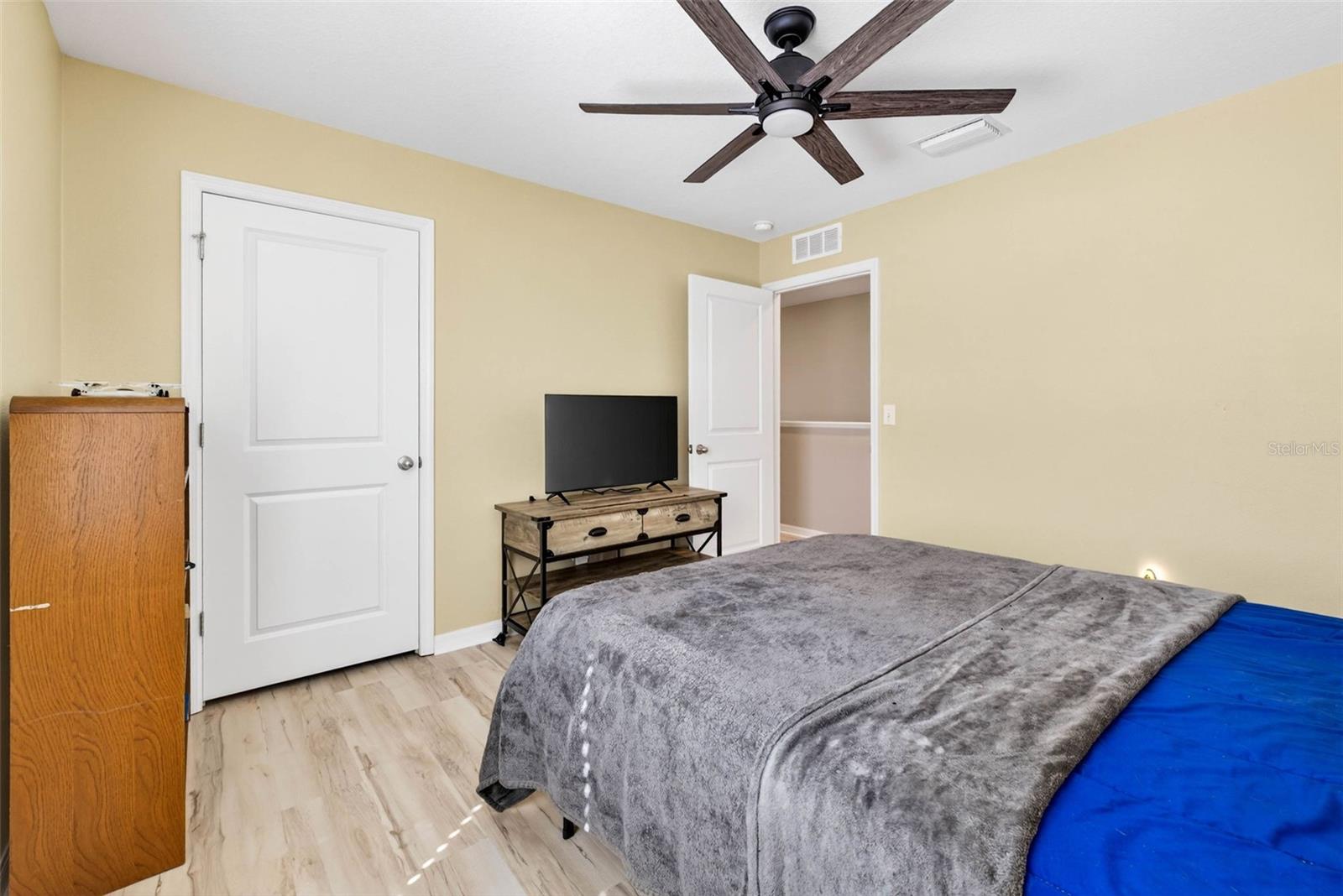 Image 32 of 59 For 6509 Wagon Trail Street