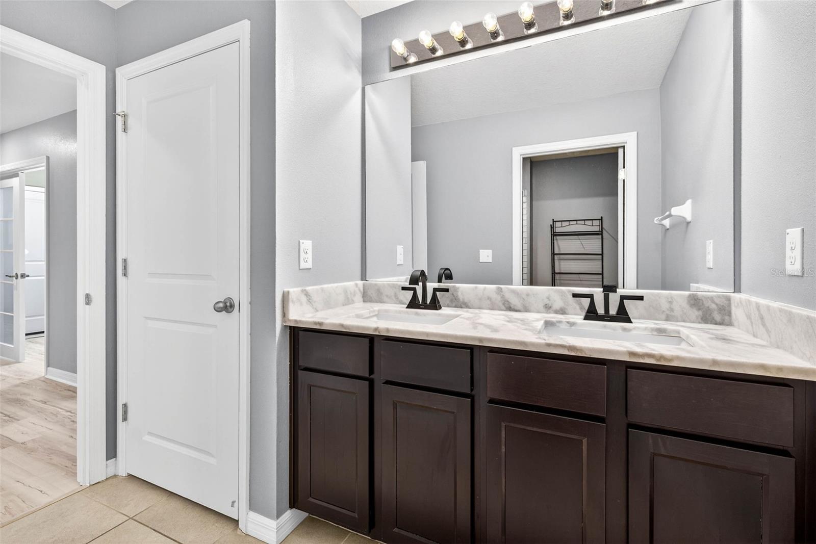 Image 34 of 59 For 6509 Wagon Trail Street