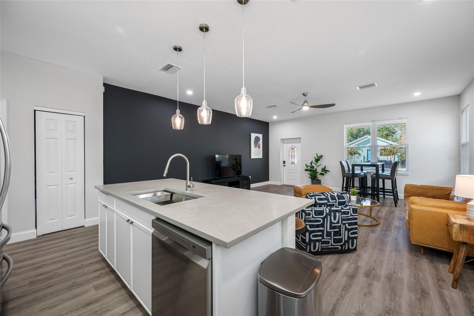 Image 11 of 37 For 2144 43rd Terrace N