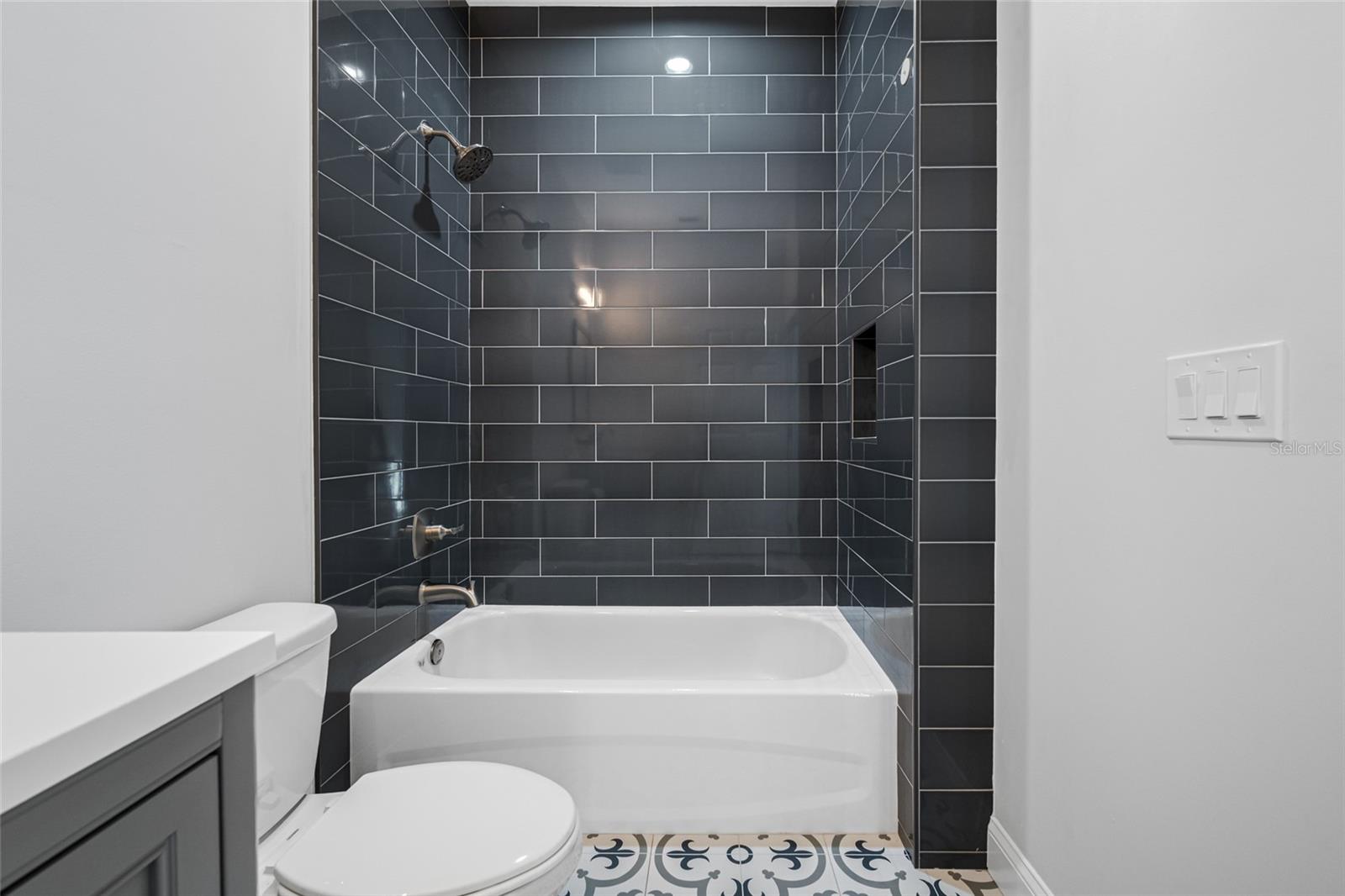 Image 32 of 37 For 2144 43rd Terrace N