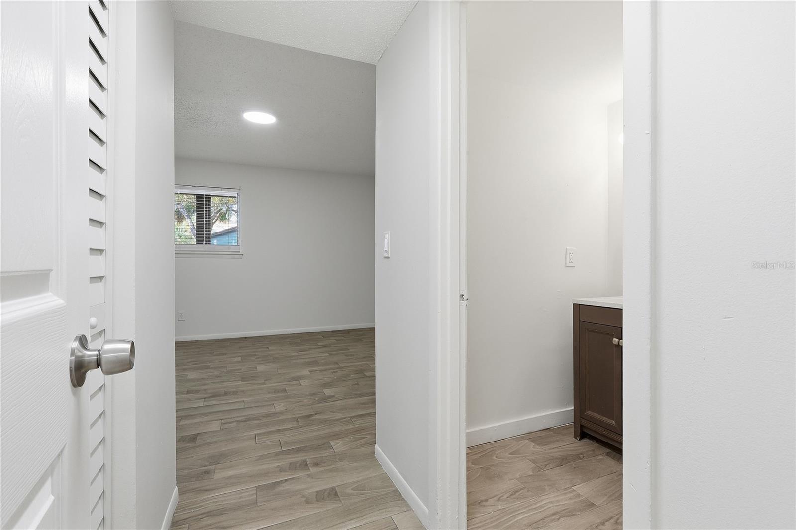 Image 14 of 23 For 6308 Newtown Circle 8a3