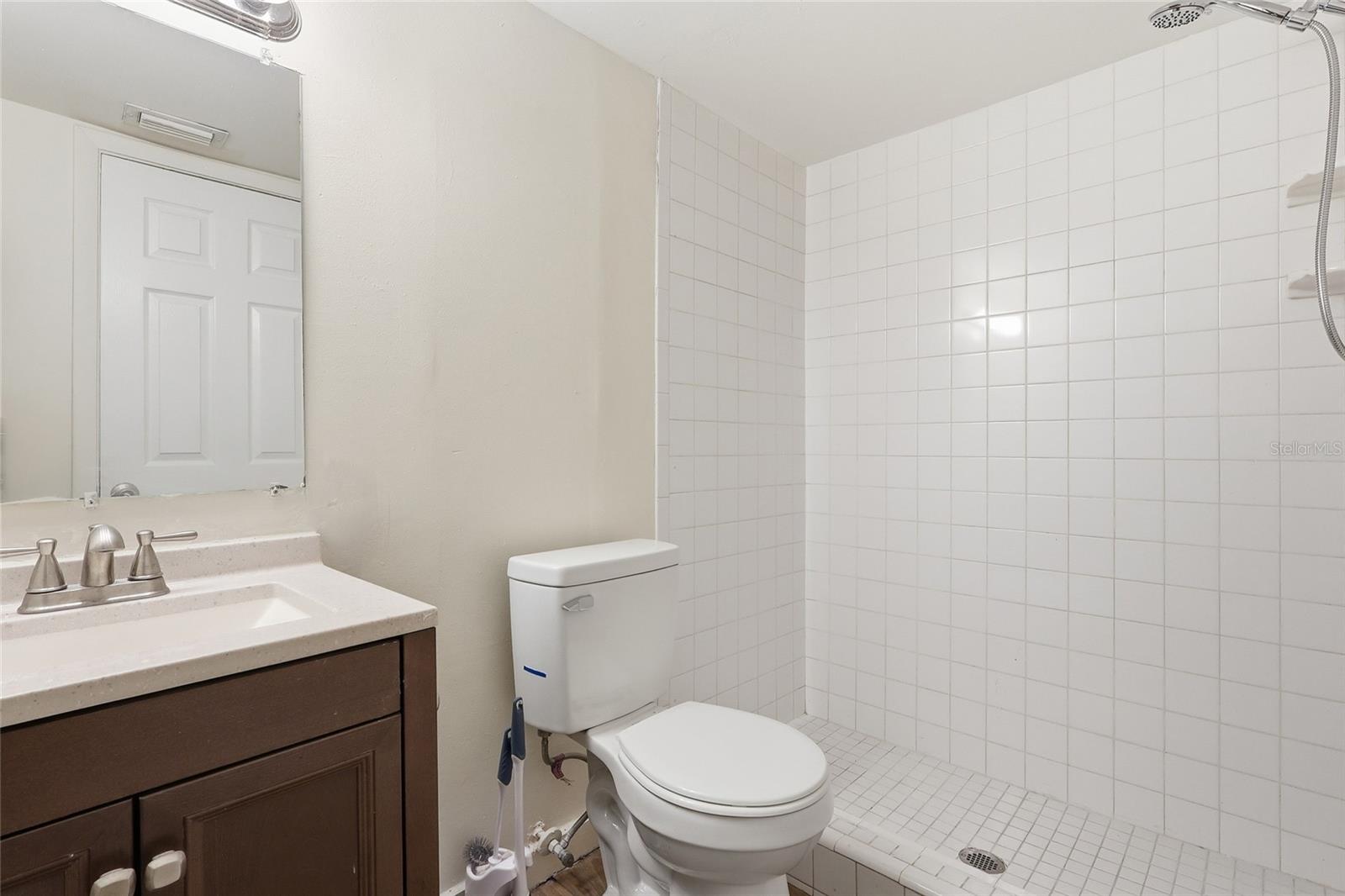 Image 15 of 23 For 6308 Newtown Circle 8a3