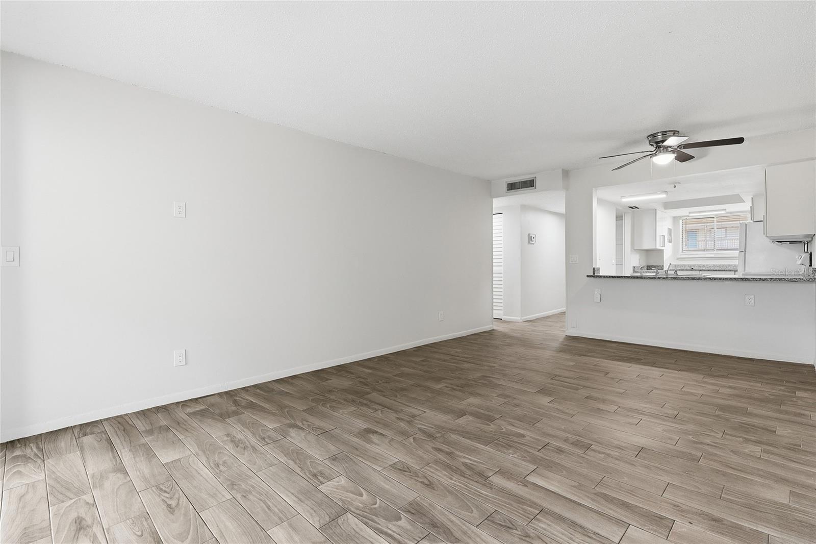 Image 3 of 23 For 6308 Newtown Circle 8a3