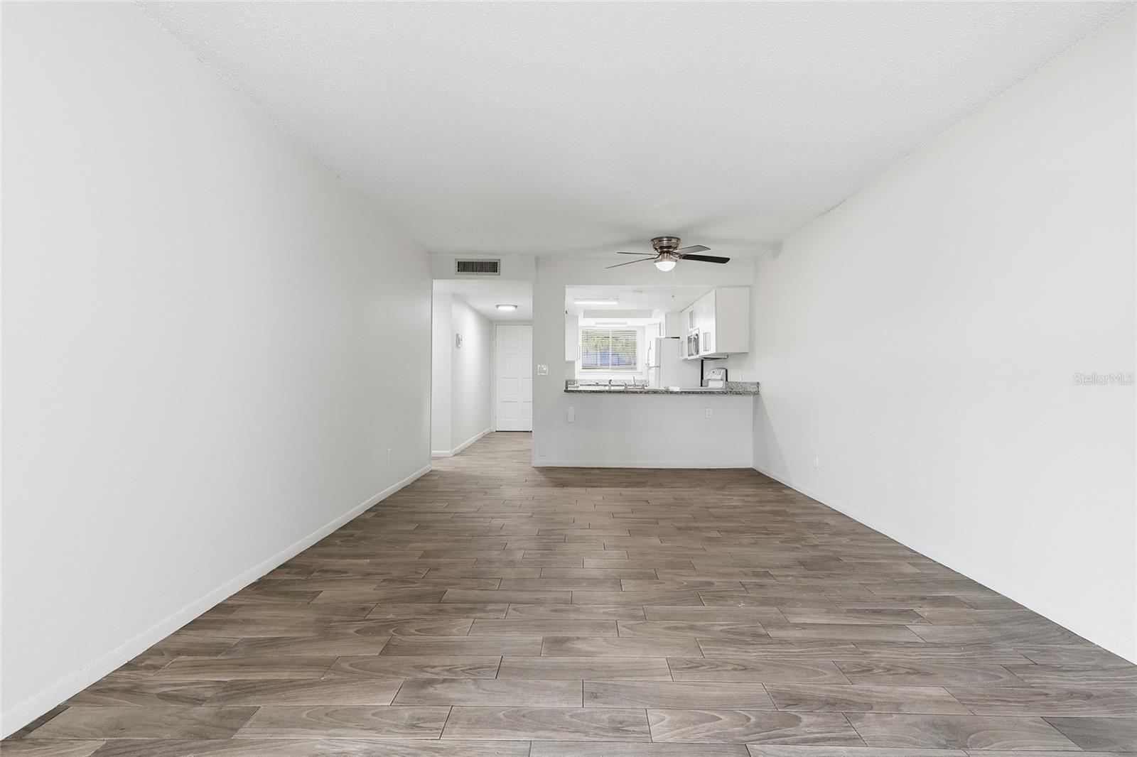 Image 6 of 23 For 6308 Newtown Circle 8a3