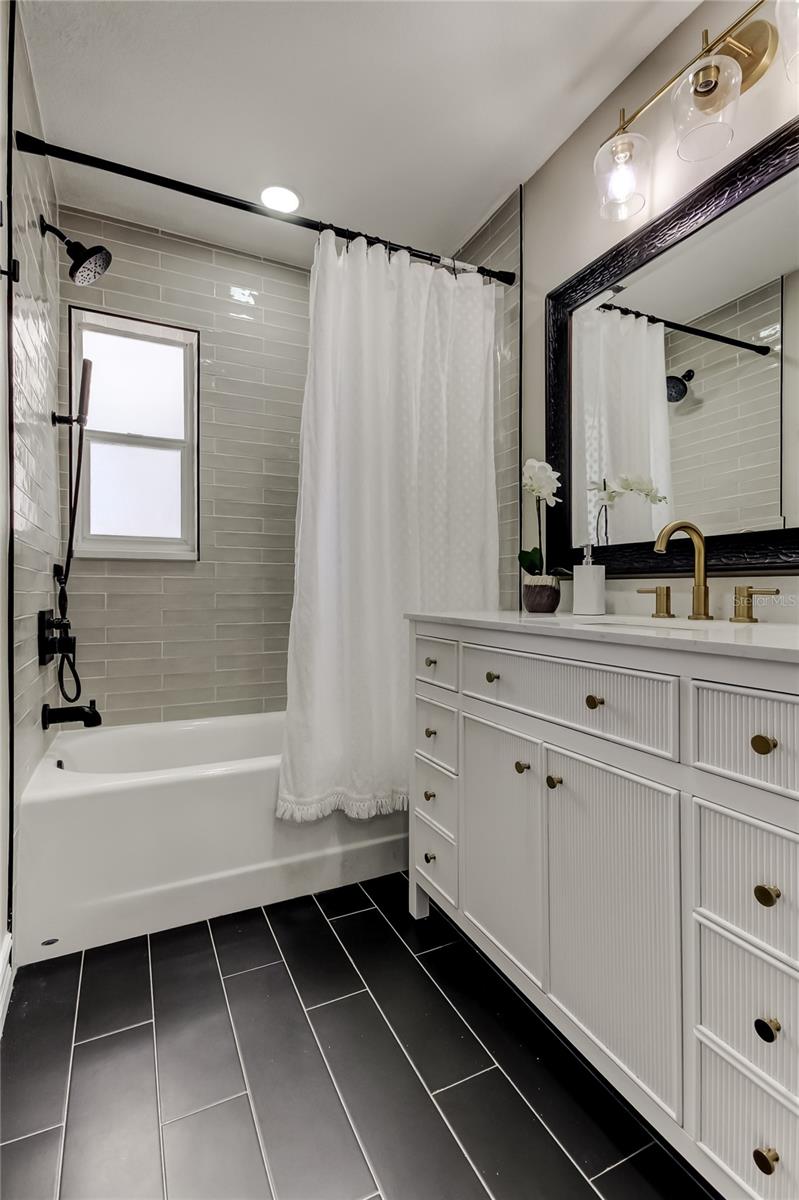 Image 23 of 33 For 3720 36th Avenue N