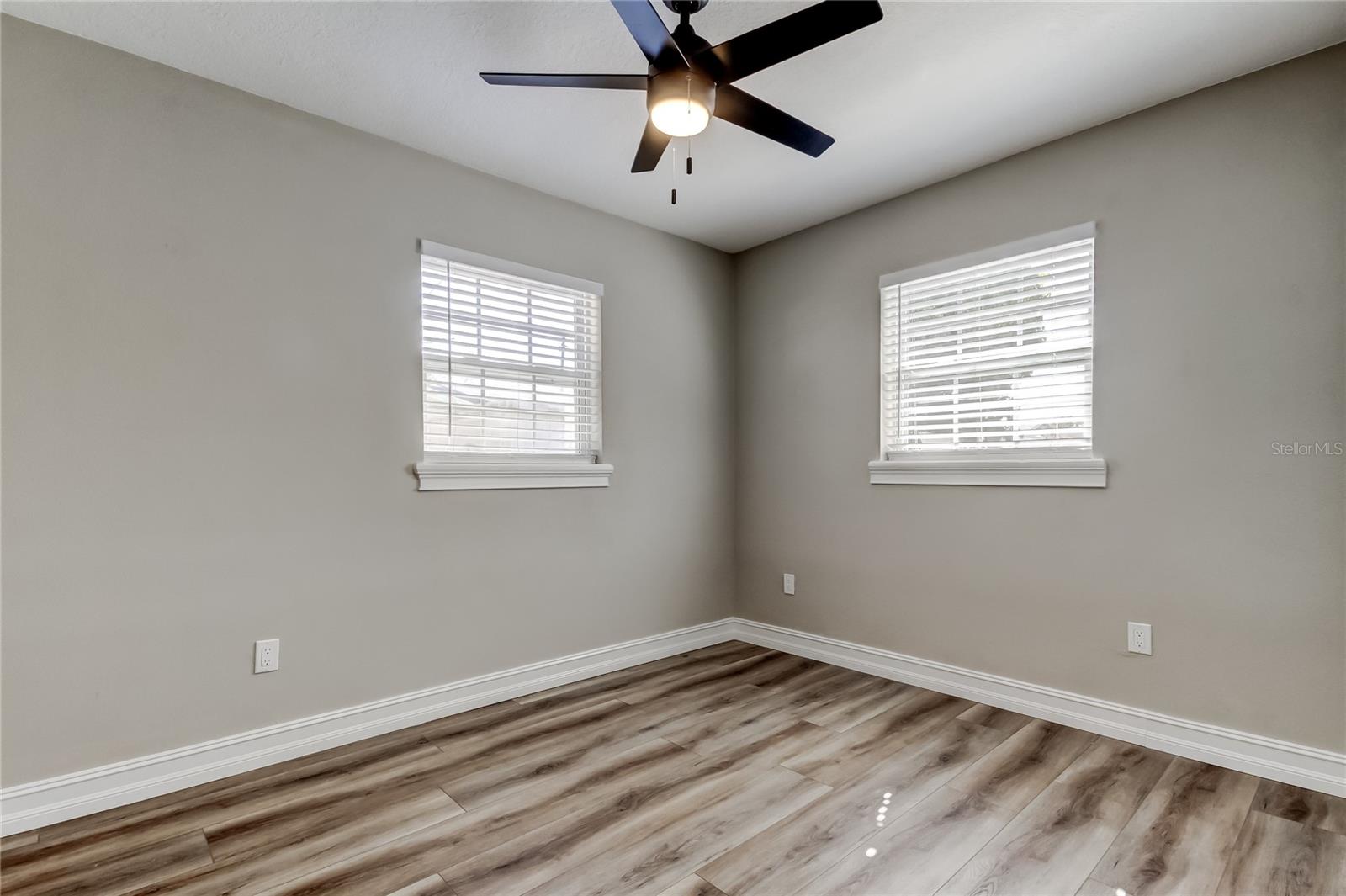 Image 24 of 33 For 3720 36th Avenue N