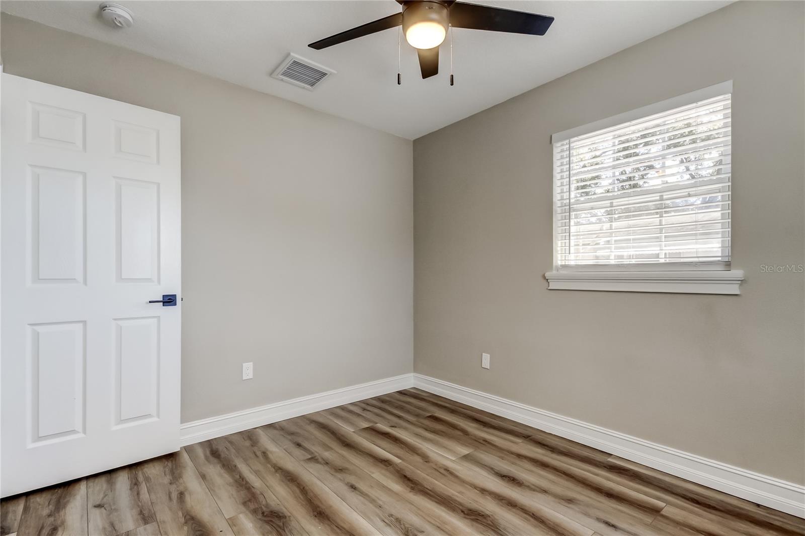 Image 26 of 33 For 3720 36th Avenue N