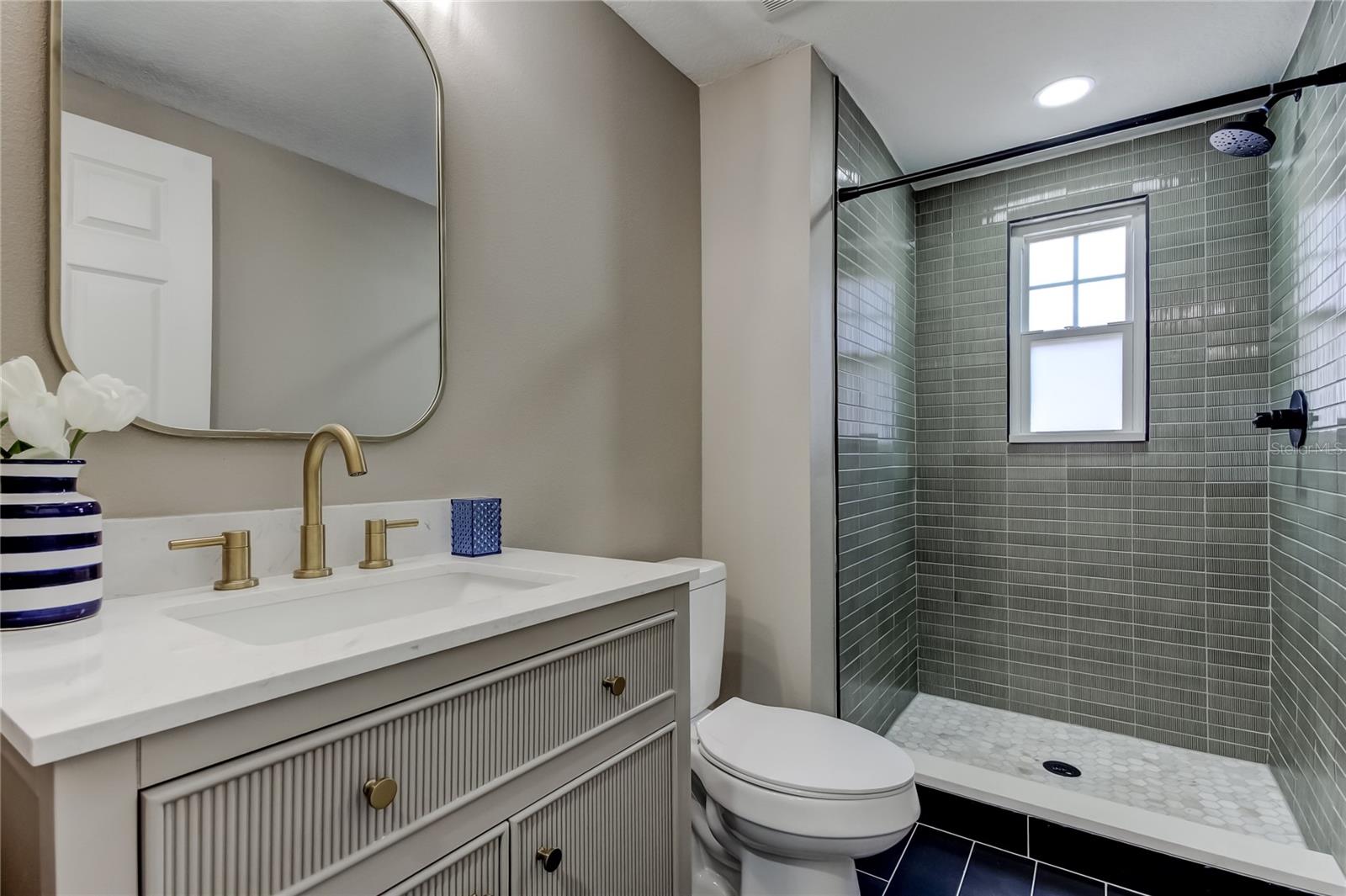 Image 27 of 33 For 3720 36th Avenue N