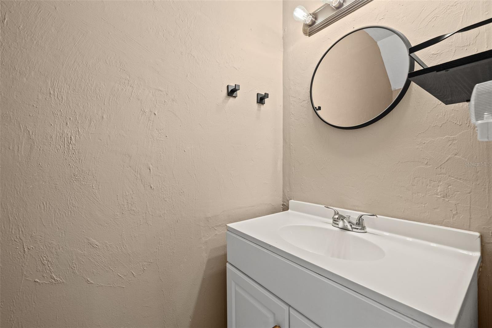 Image 11 of 29 For 1836 Crystal Lake Drive 44