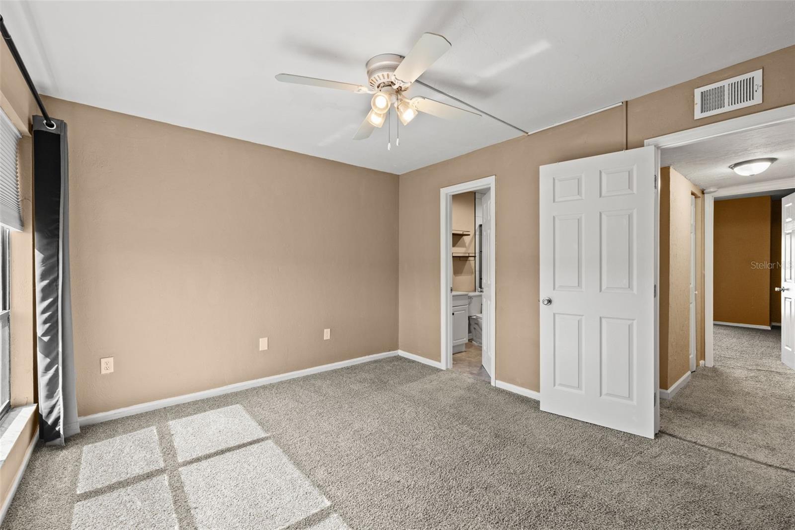 Image 15 of 29 For 1836 Crystal Lake Drive 44