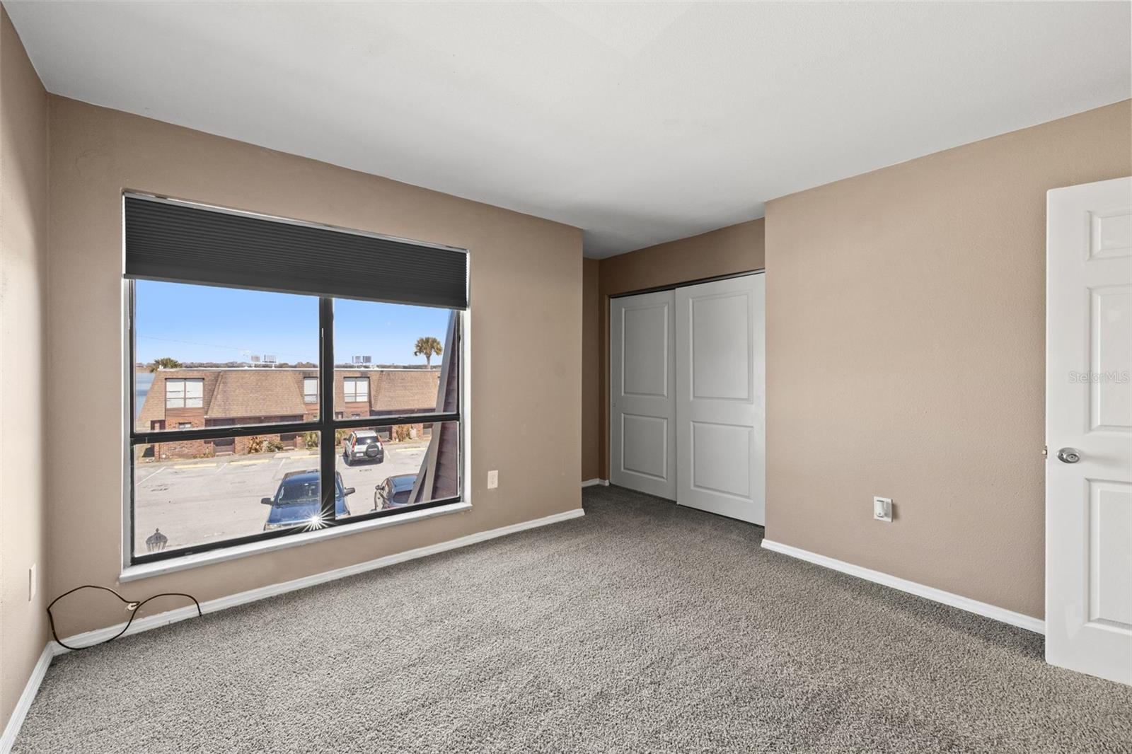 Image 18 of 29 For 1836 Crystal Lake Drive 44