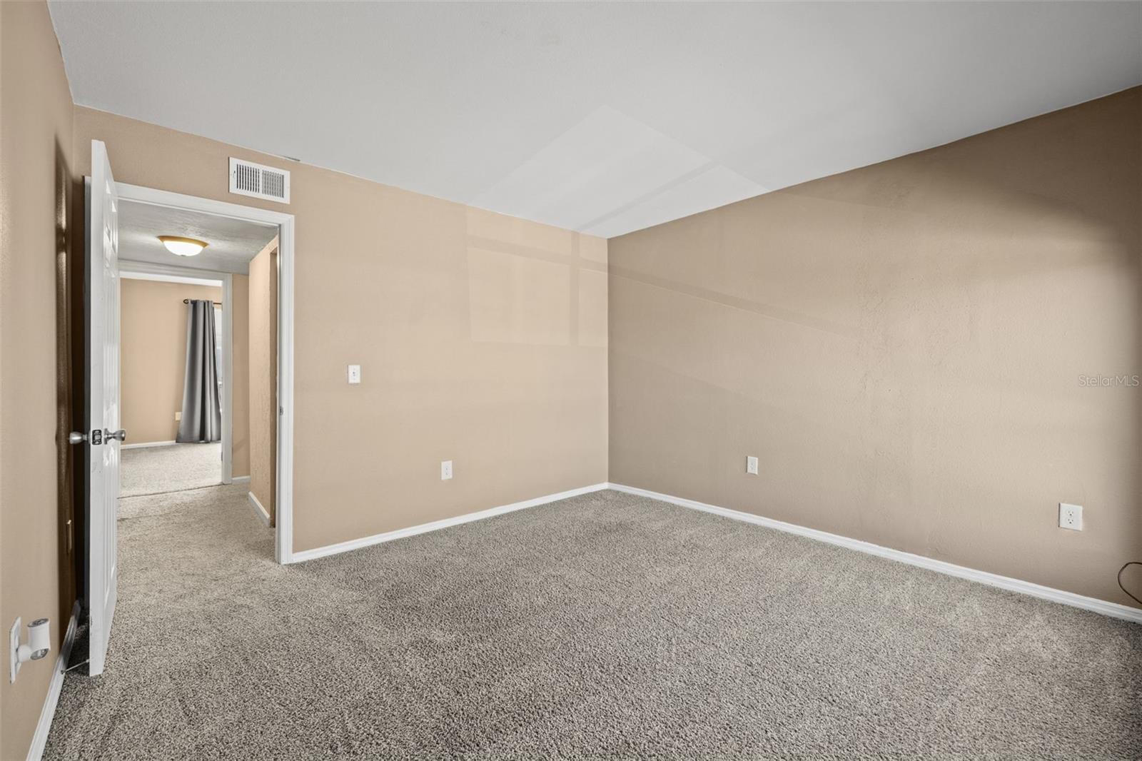 Image 19 of 29 For 1836 Crystal Lake Drive 44