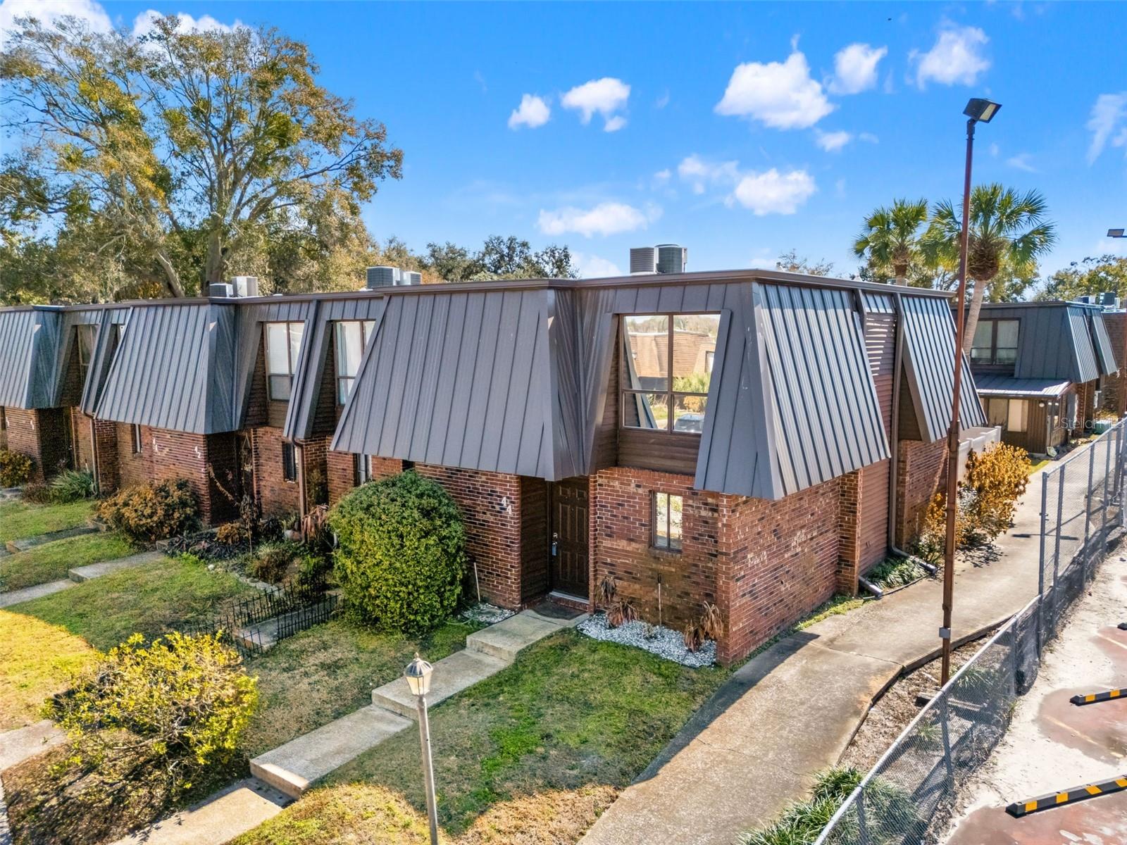 Image 24 of 29 For 1836 Crystal Lake Drive 44