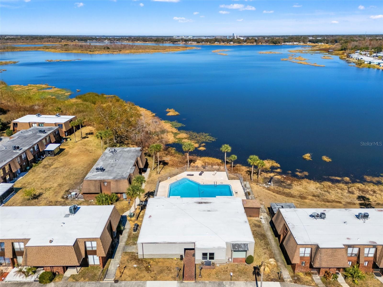 Image 27 of 29 For 1836 Crystal Lake Drive 44