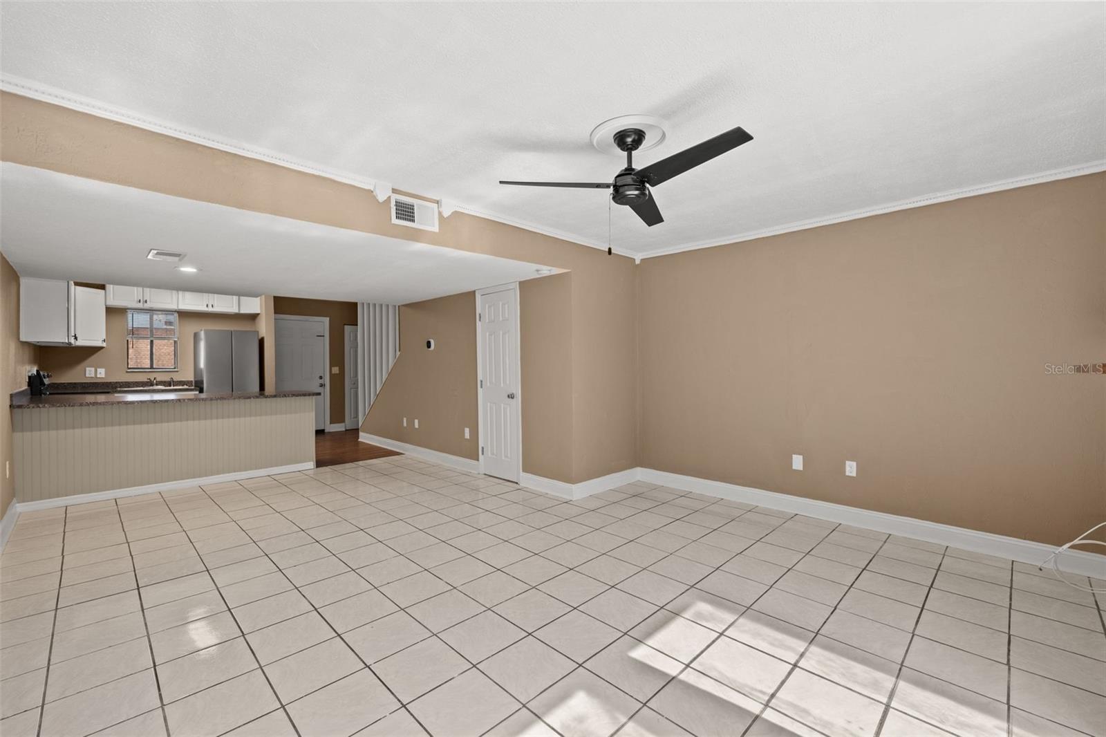 Image 7 of 29 For 1836 Crystal Lake Drive 44