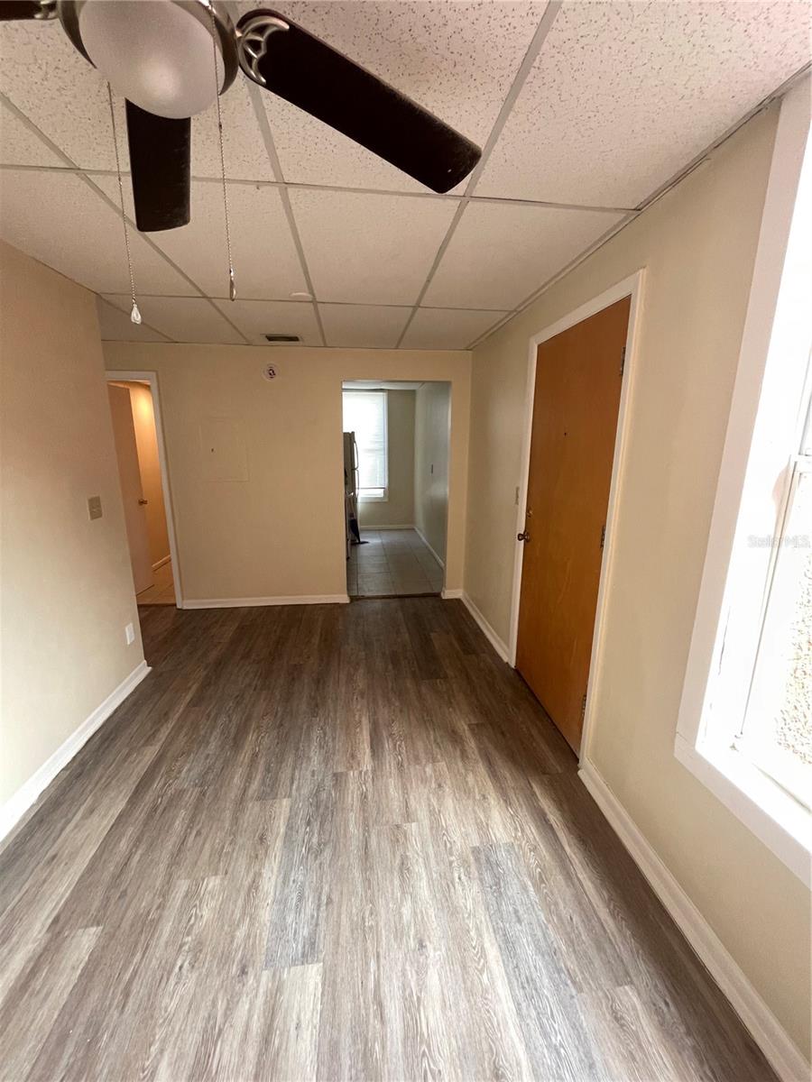 Image 5 of 13 For 111 Newport Avenue 18