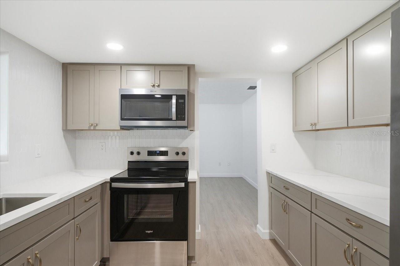 Image 13 of 46 For 16113 Tampa Street