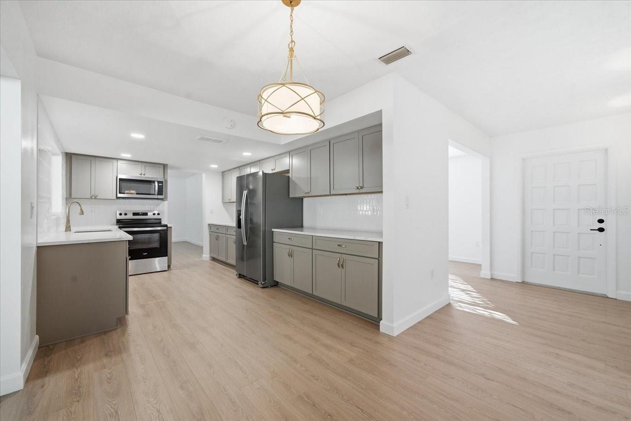 Image 21 of 46 For 16113 Tampa Street