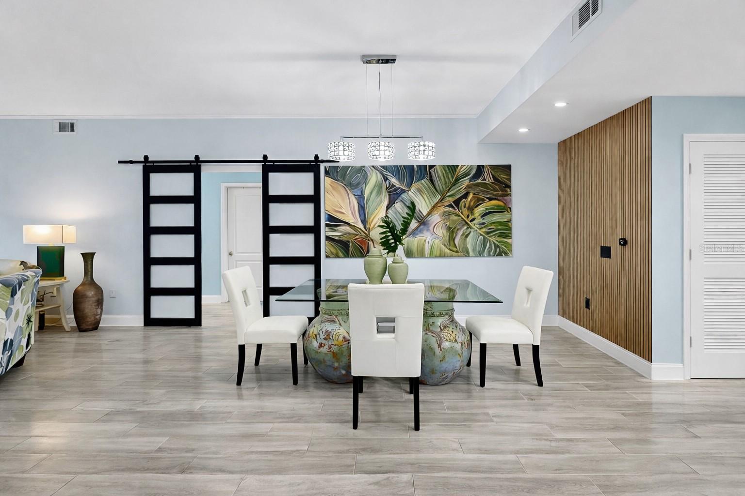 Listing photo id 8 for 12033 Gandy Boulevard N 133