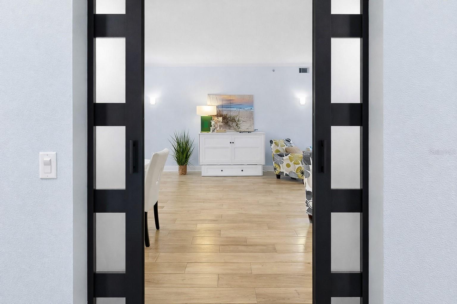 Listing photo id 30 for 12033 Gandy Boulevard N 133