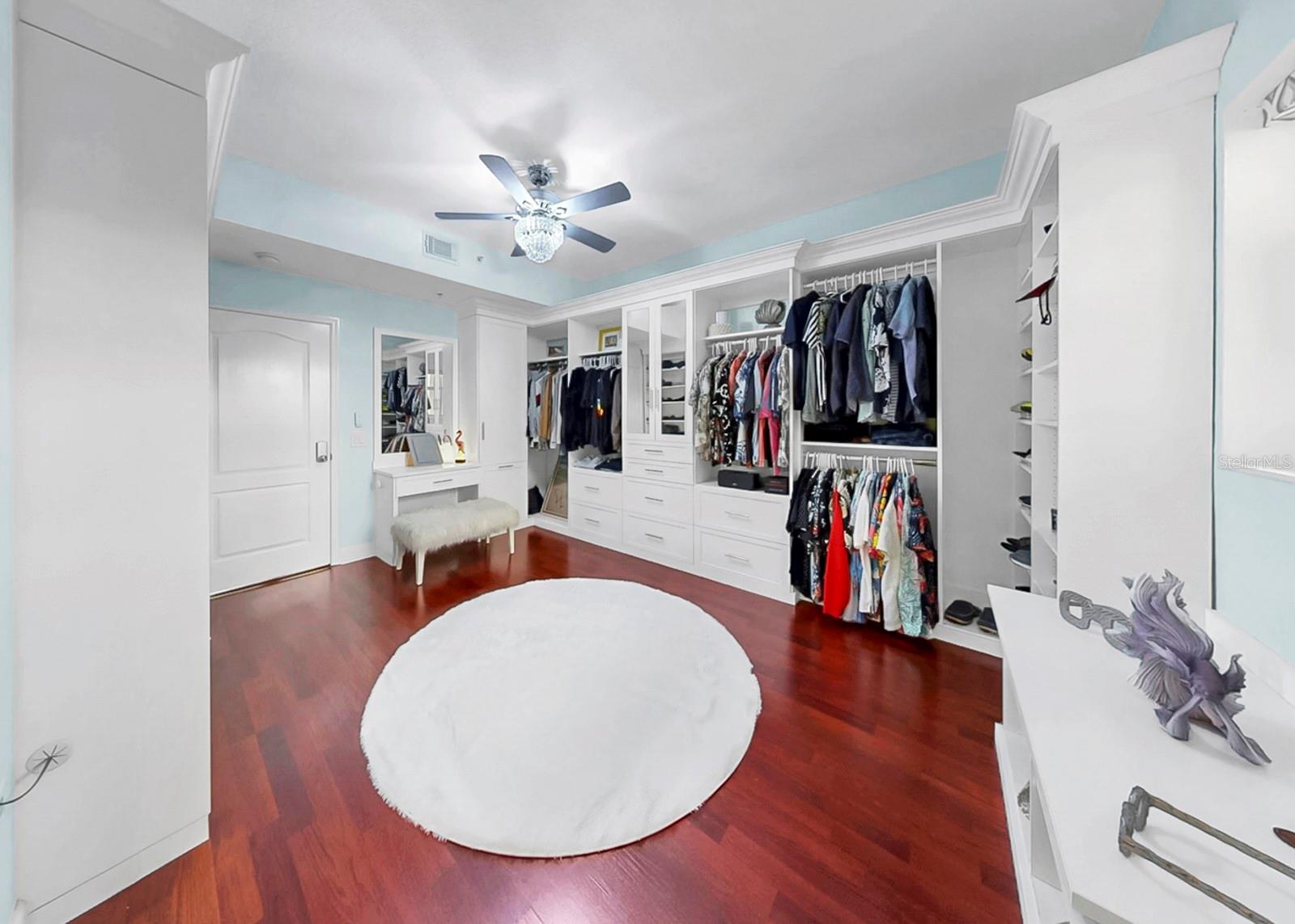 Listing photo id 36 for 12033 Gandy Boulevard N 133