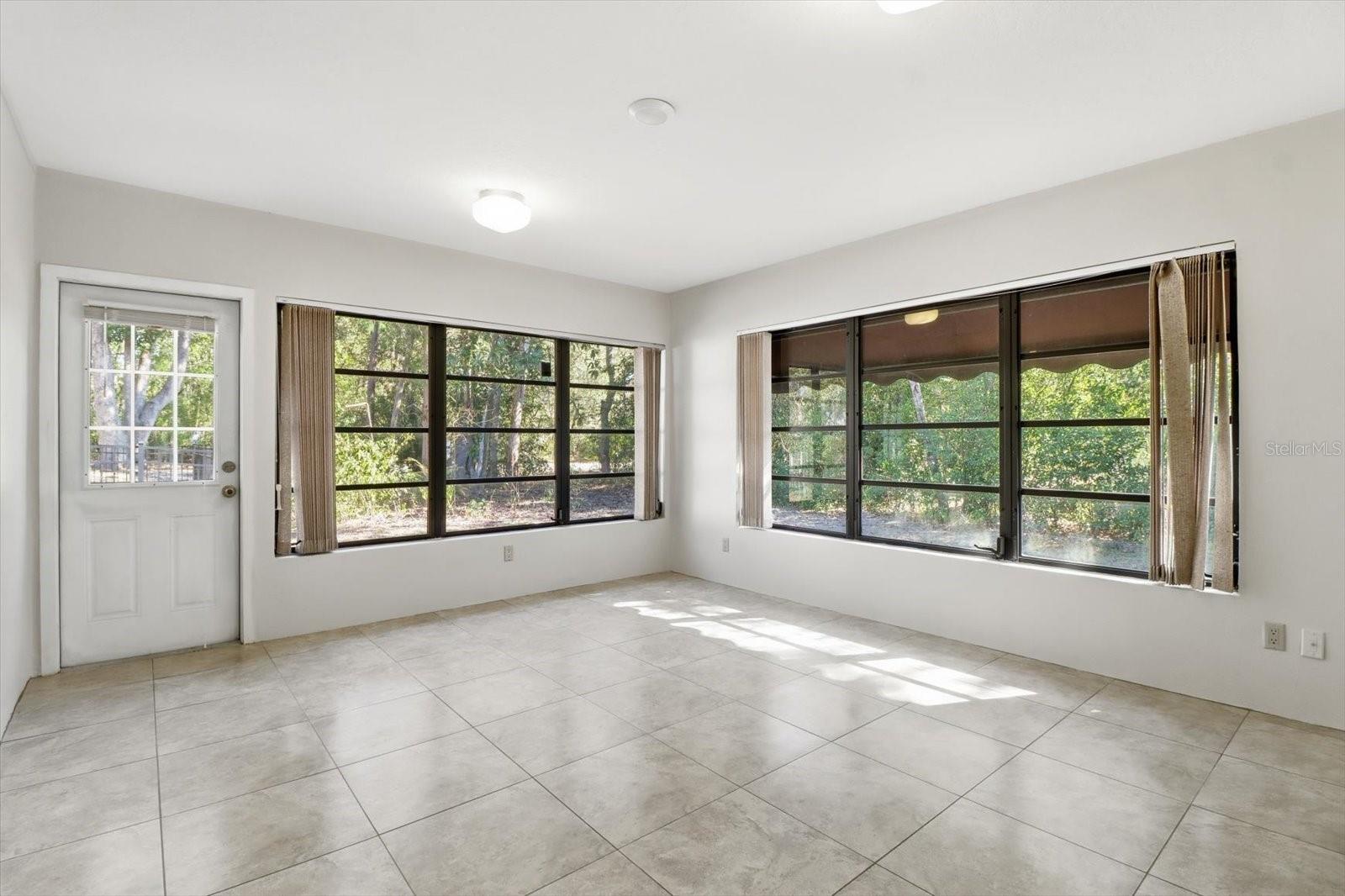 Image 26 of 30 For 3 Fairwoods Court