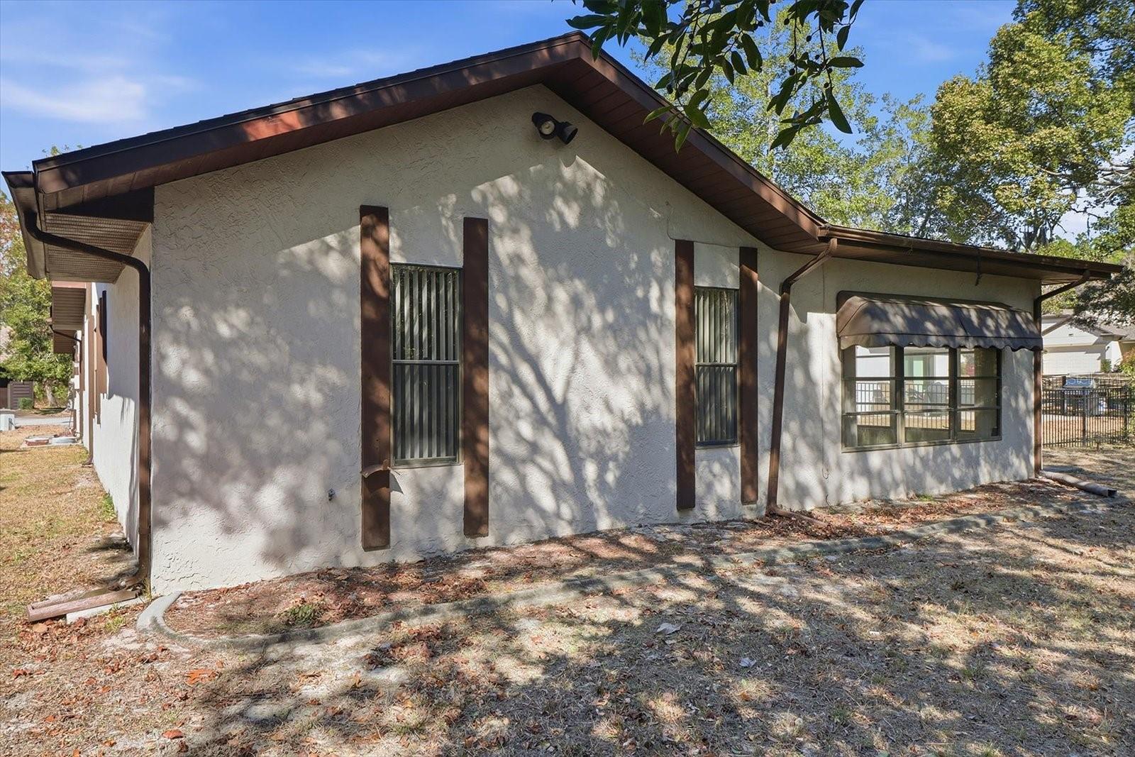 Image 28 of 30 For 3 Fairwoods Court