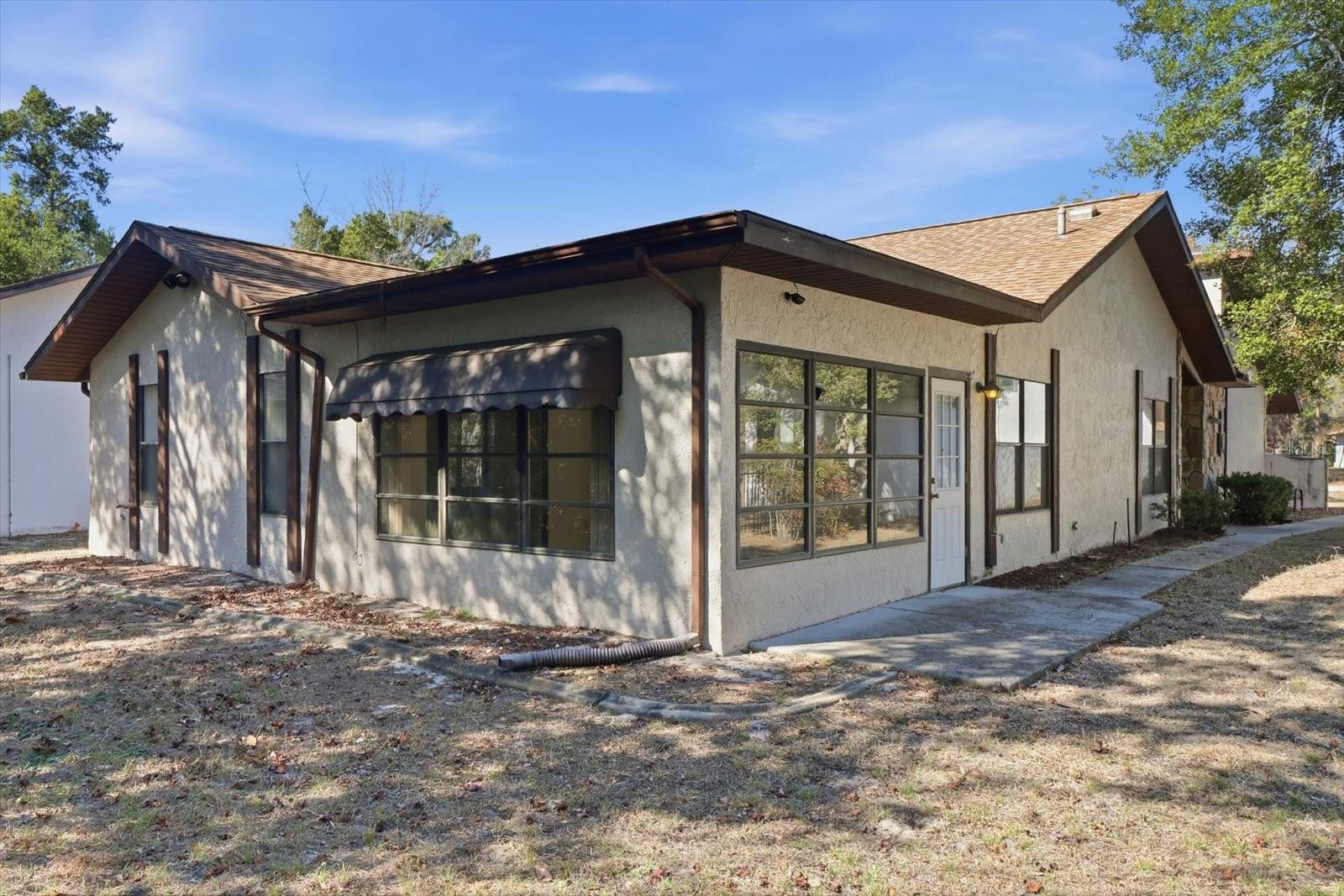 Image 29 of 30 For 3 Fairwoods Court