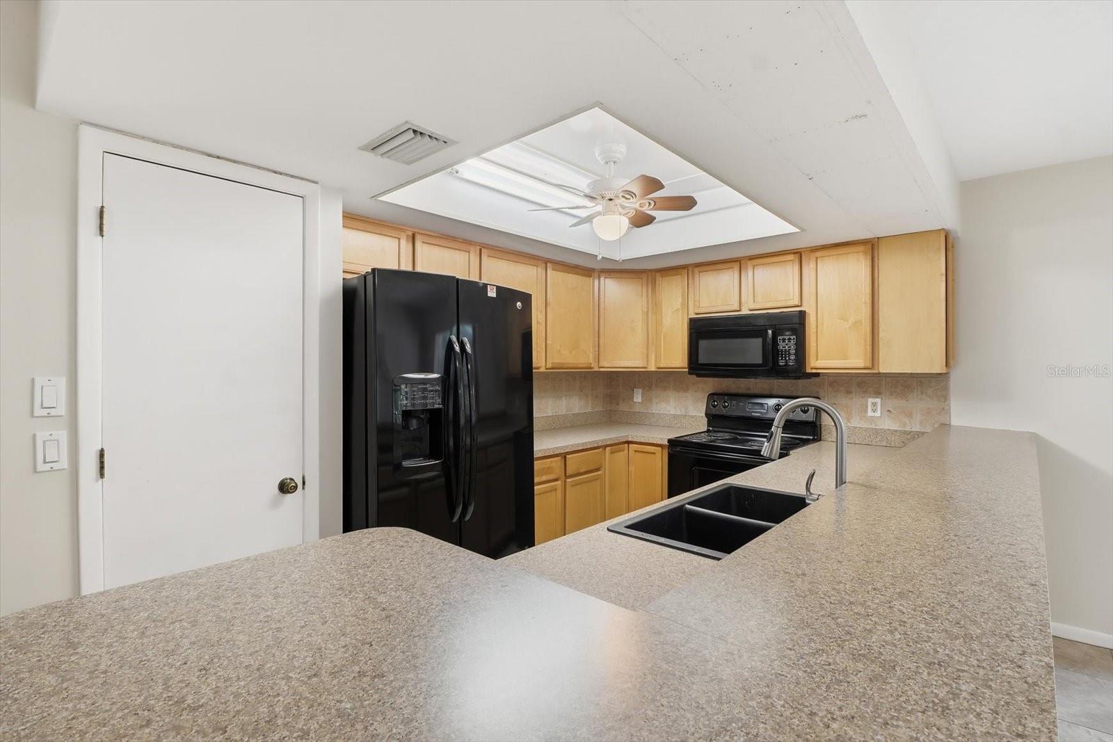 Image 7 of 30 For 3 Fairwoods Court