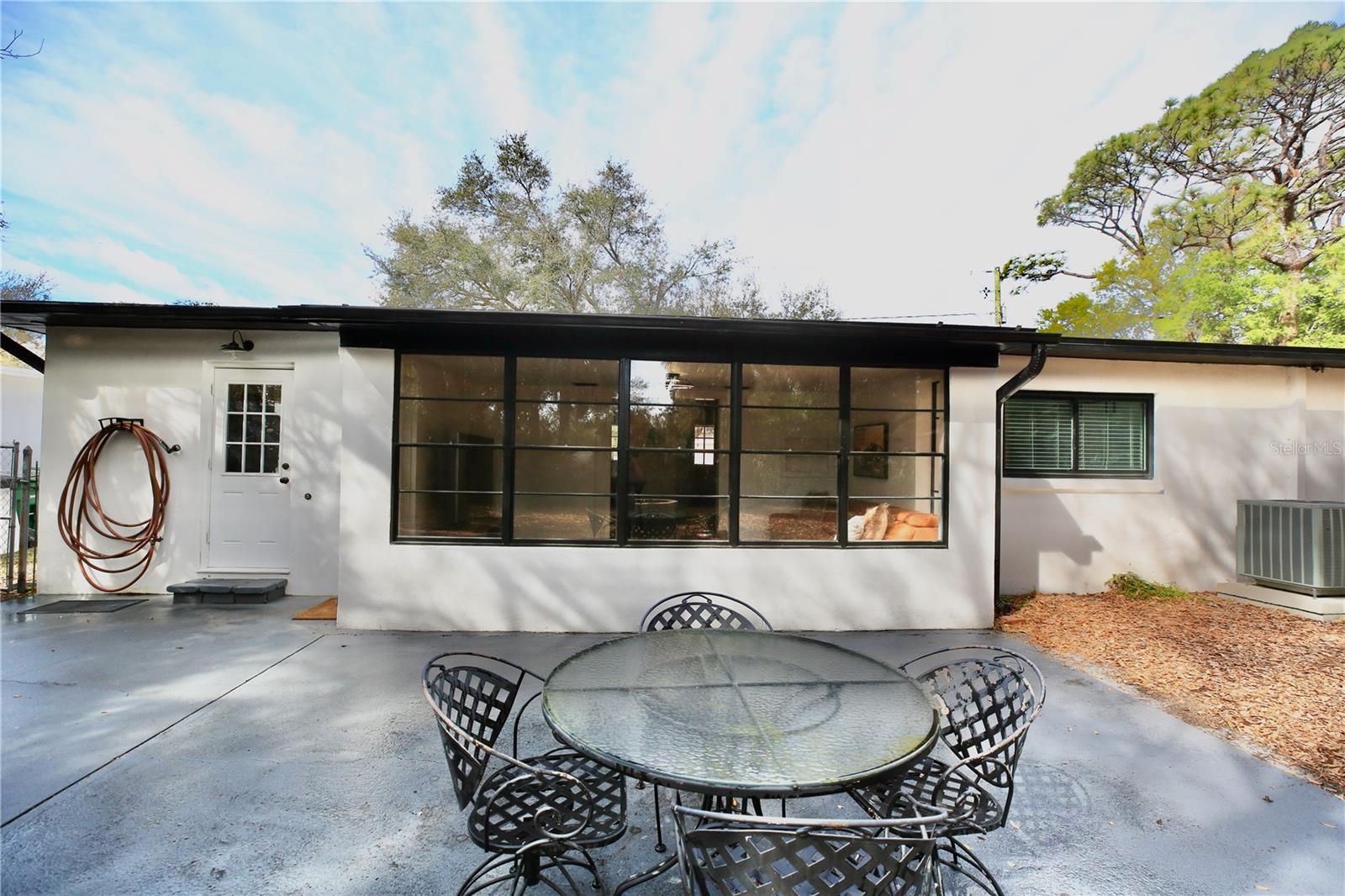 Image 13 of 34 For 4304 Thatcher Avenue