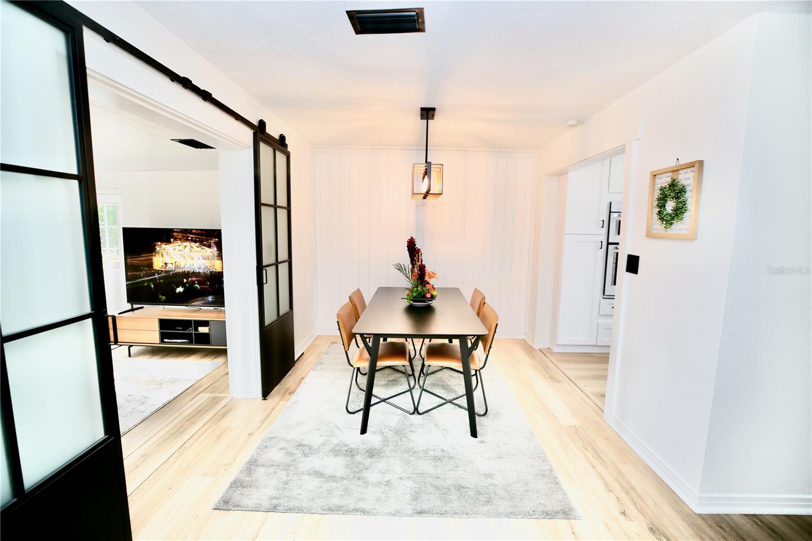 Image 18 of 34 For 4304 Thatcher Avenue