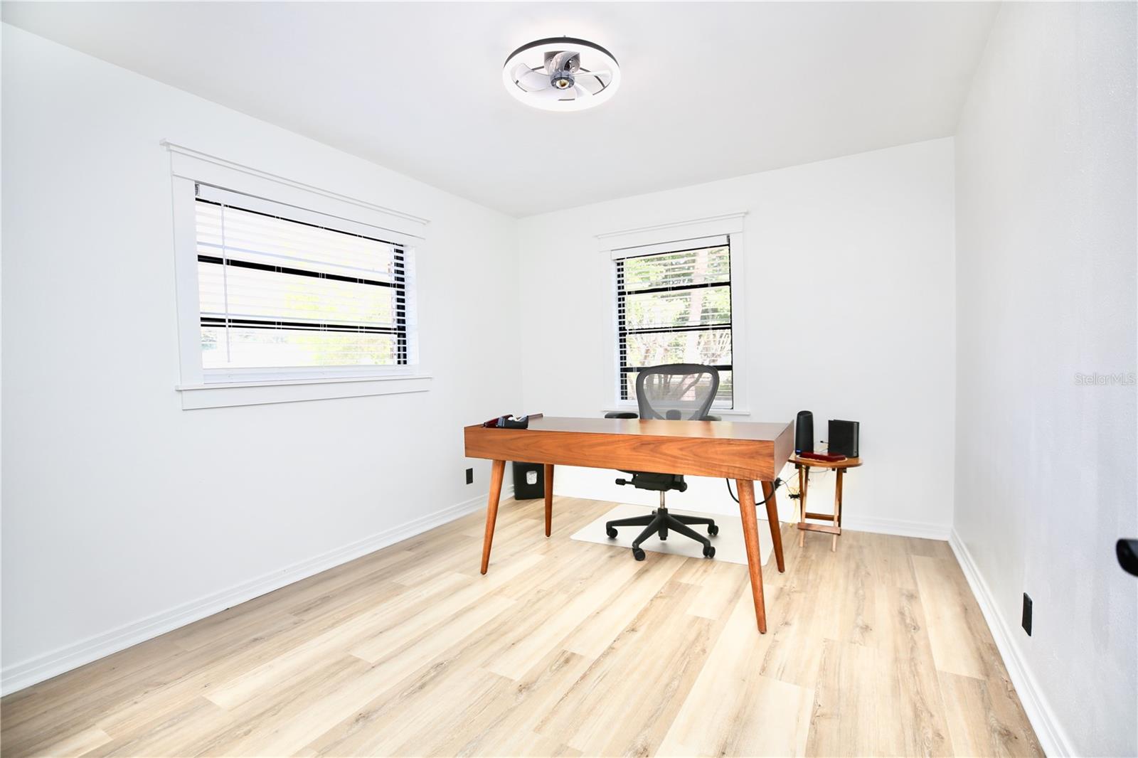 Image 25 of 34 For 4304 Thatcher Avenue