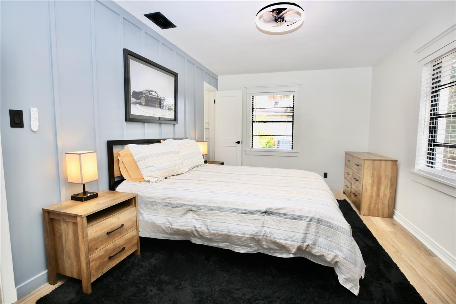 Image 27 of 34 For 4304 Thatcher Avenue