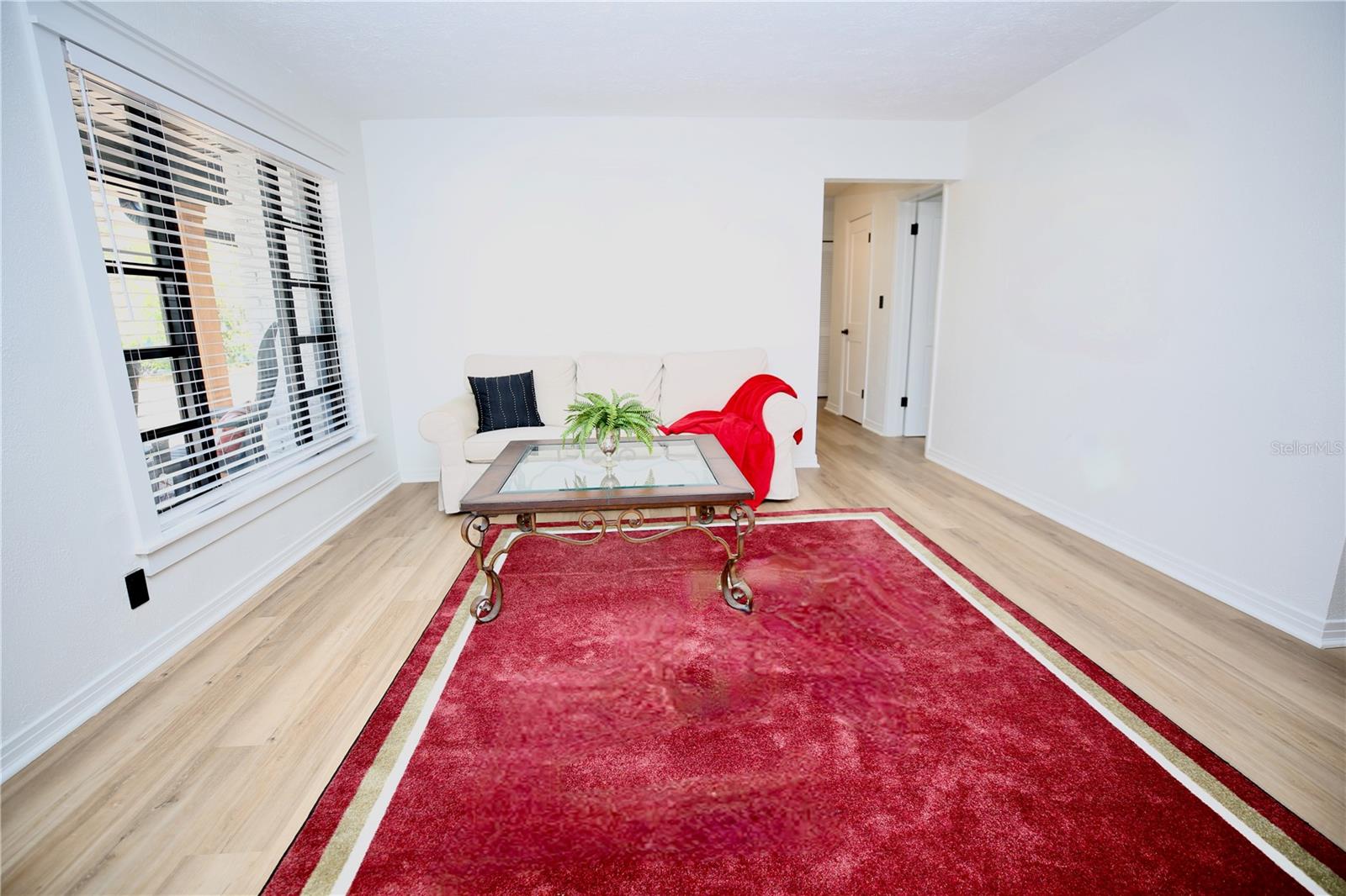 Image 4 of 34 For 4304 Thatcher Avenue