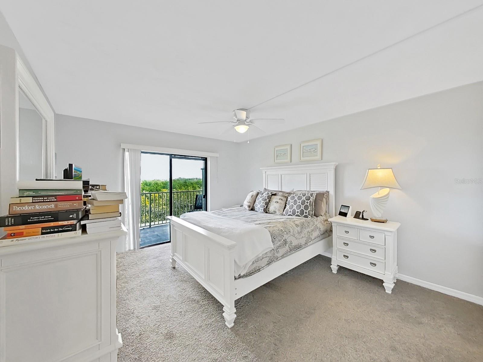 Image 24 of 47 For 19451 Gulf Boulevard 205