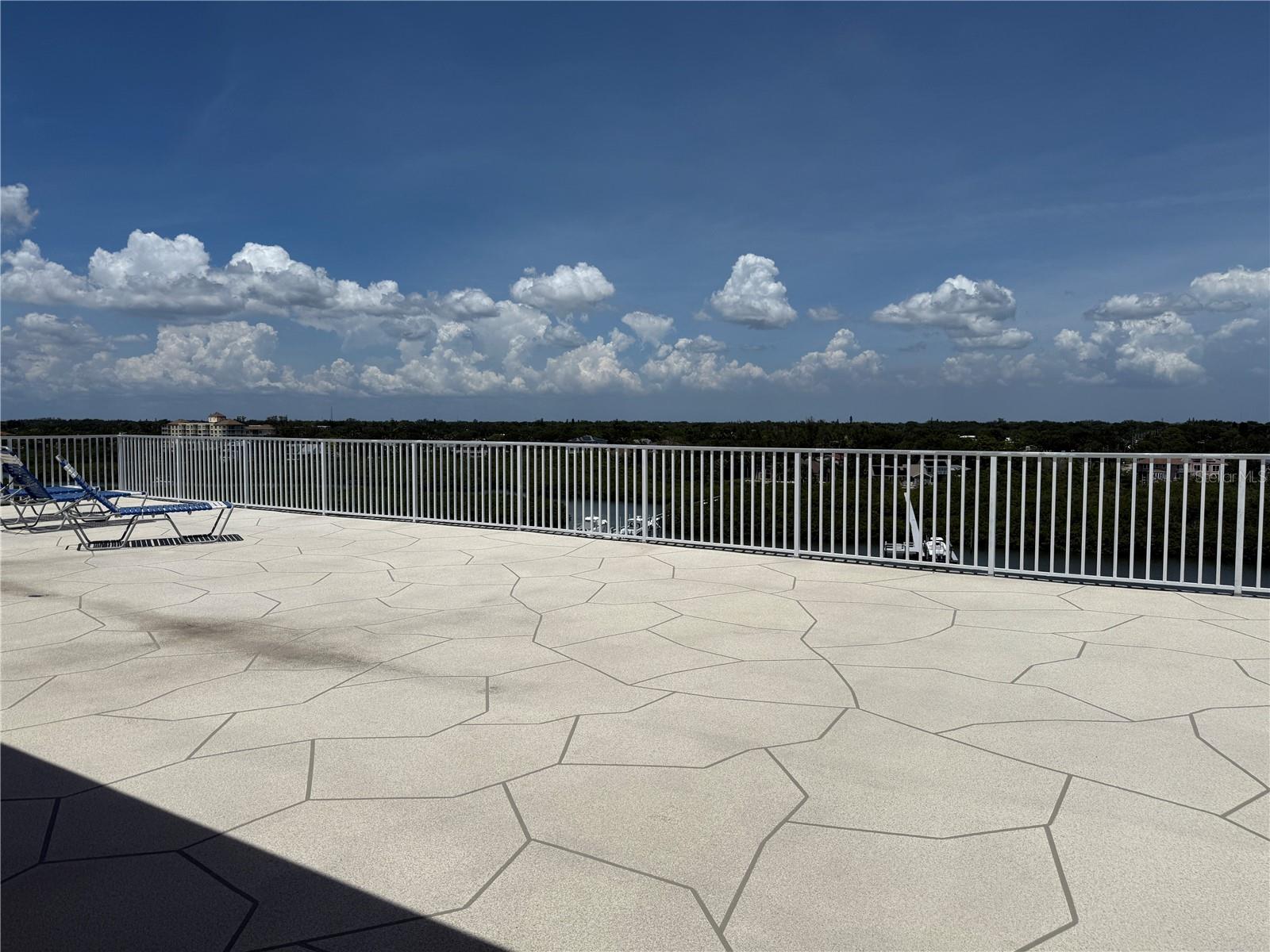 Image 34 of 47 For 19451 Gulf Boulevard 205