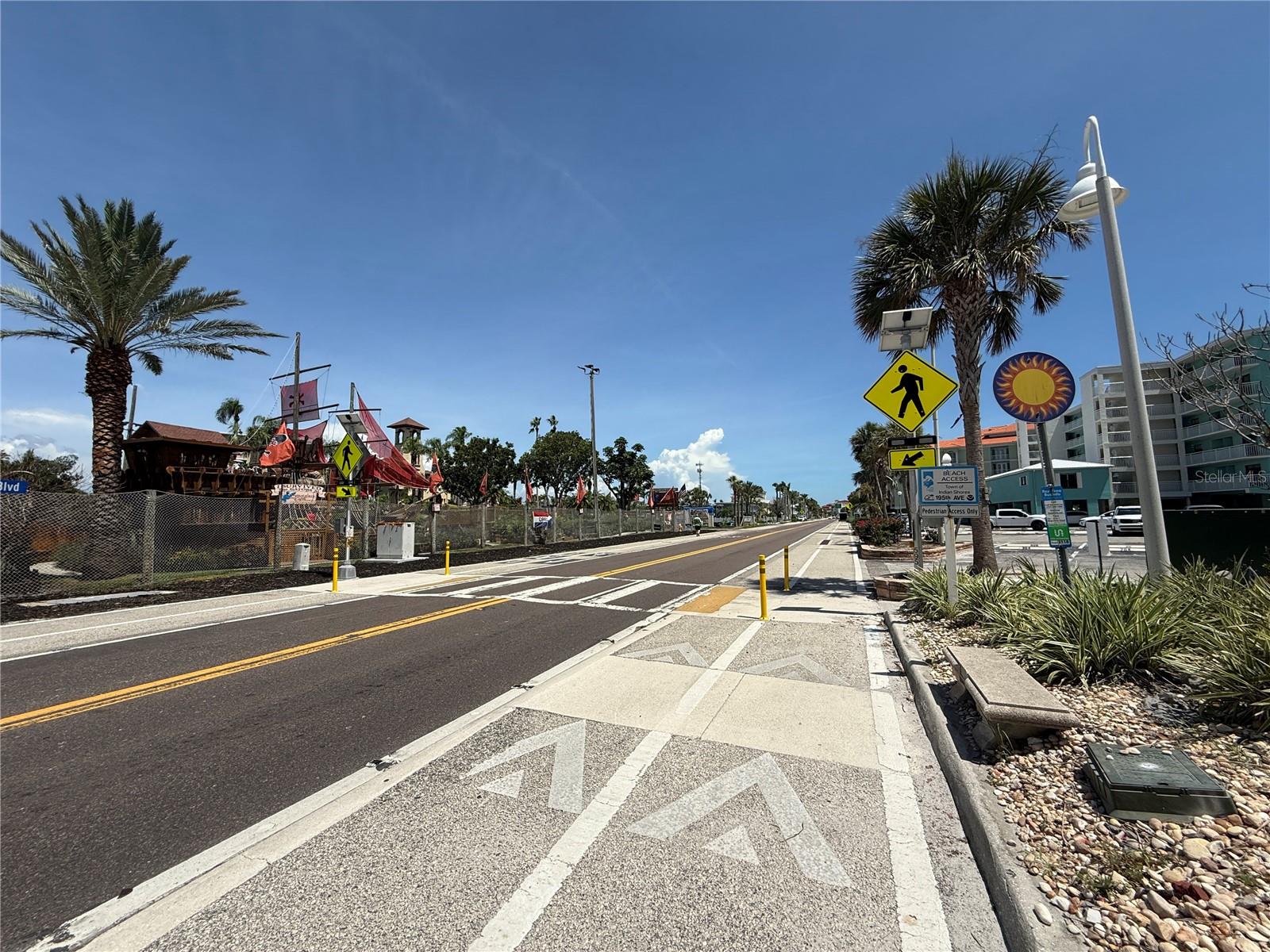 Image 42 of 47 For 19451 Gulf Boulevard 205