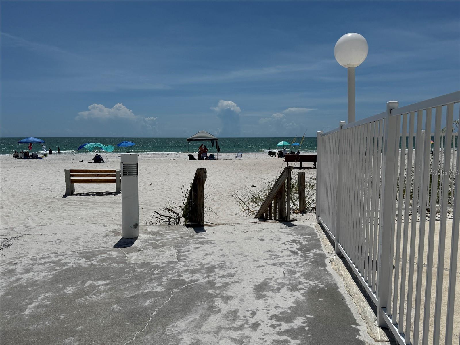 Image 44 of 47 For 19451 Gulf Boulevard 205