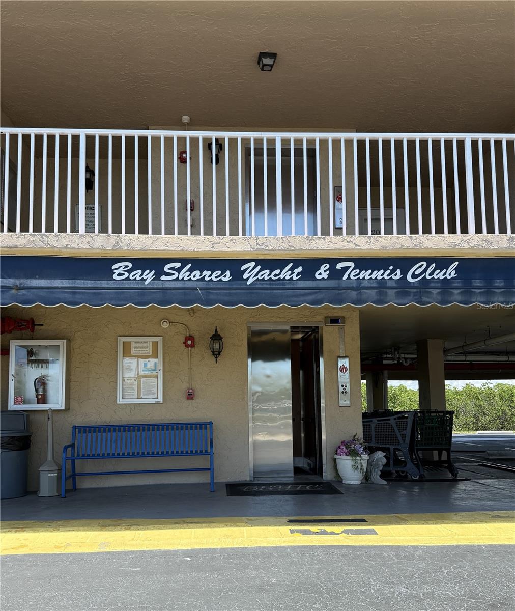 Image 5 of 47 For 19451 Gulf Boulevard 205