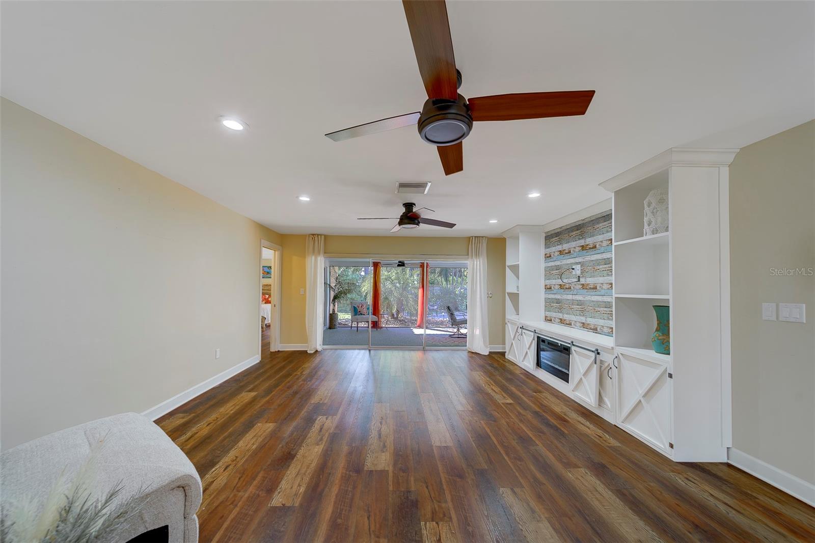 Image 24 of 87 For 14557 Anchorage Circle