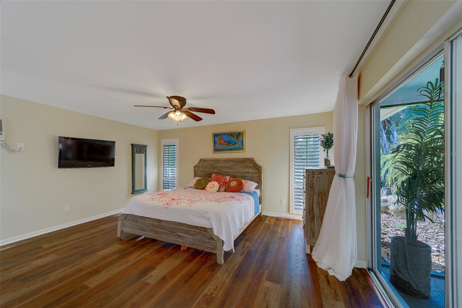 Image 31 of 87 For 14557 Anchorage Circle